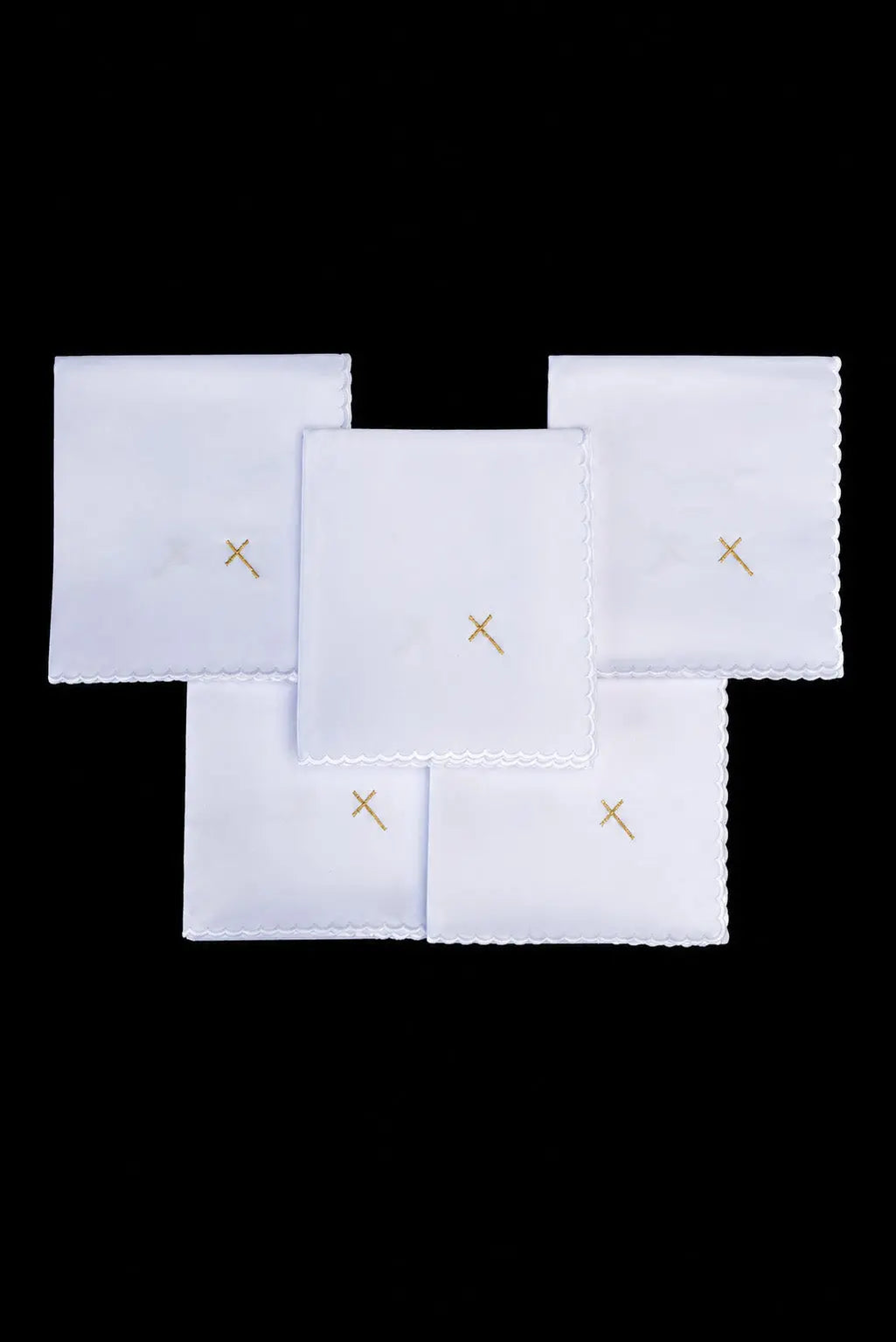 Blanc ensemble de 5 corporaux liturgiques avec croix brodée dorée, vue d’ensemble