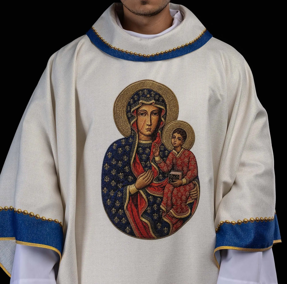 Écrue chasuble avec icône de la Vierge Marie et l’Enfant, gros plan de face