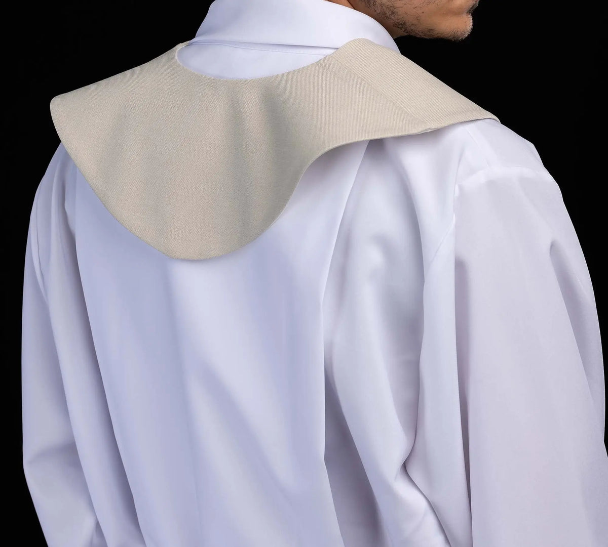 Scapulaire écru avec croix dorée brodée, vue arrière