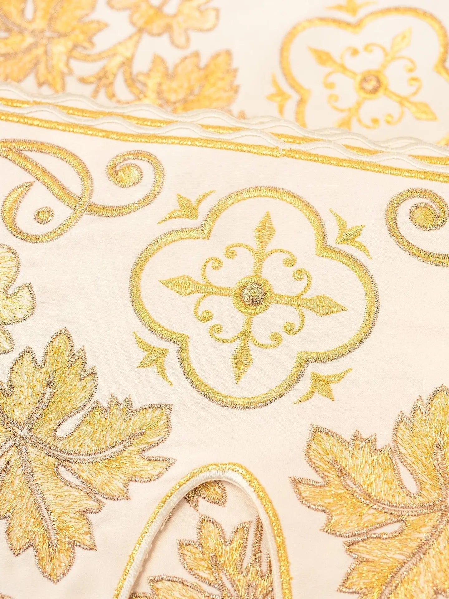Mètre avec broderie avant Croix écrue