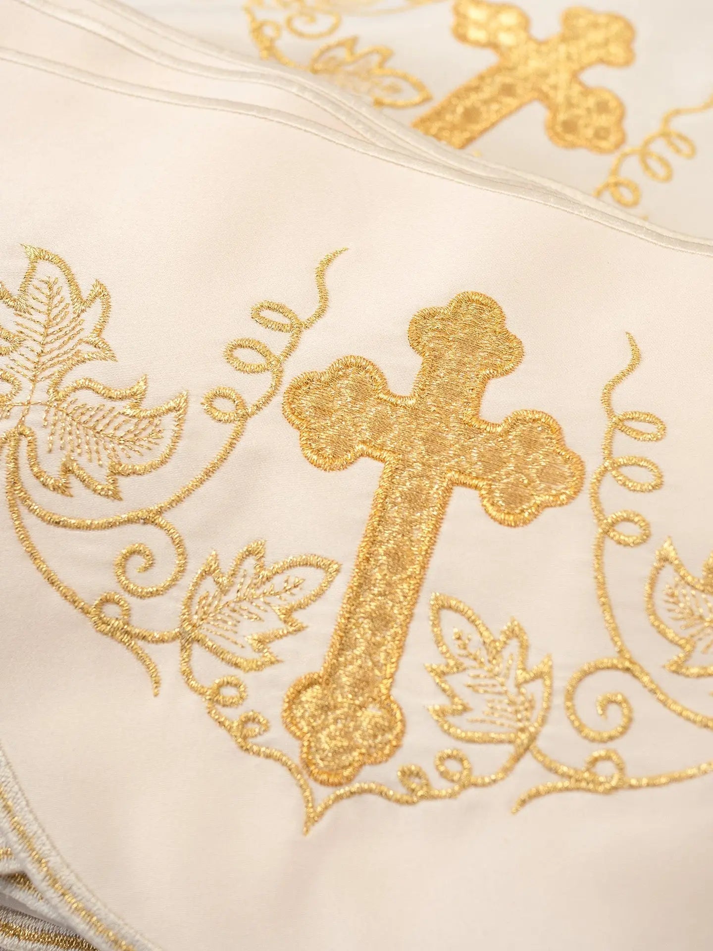 Mètre avec broderie avant Croix et Raisins écru