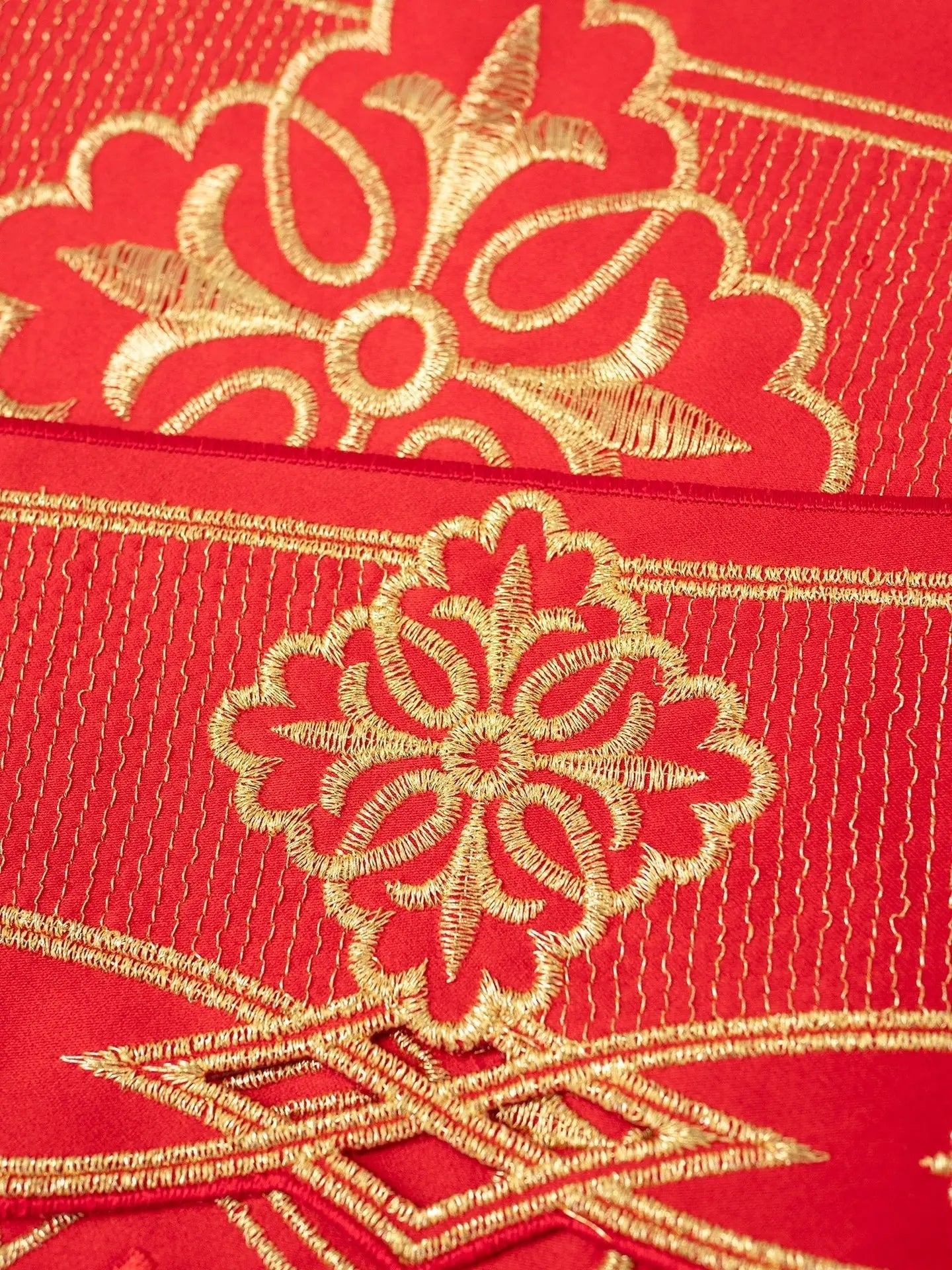 Mètre avec broderie avant Rosace Rouge
