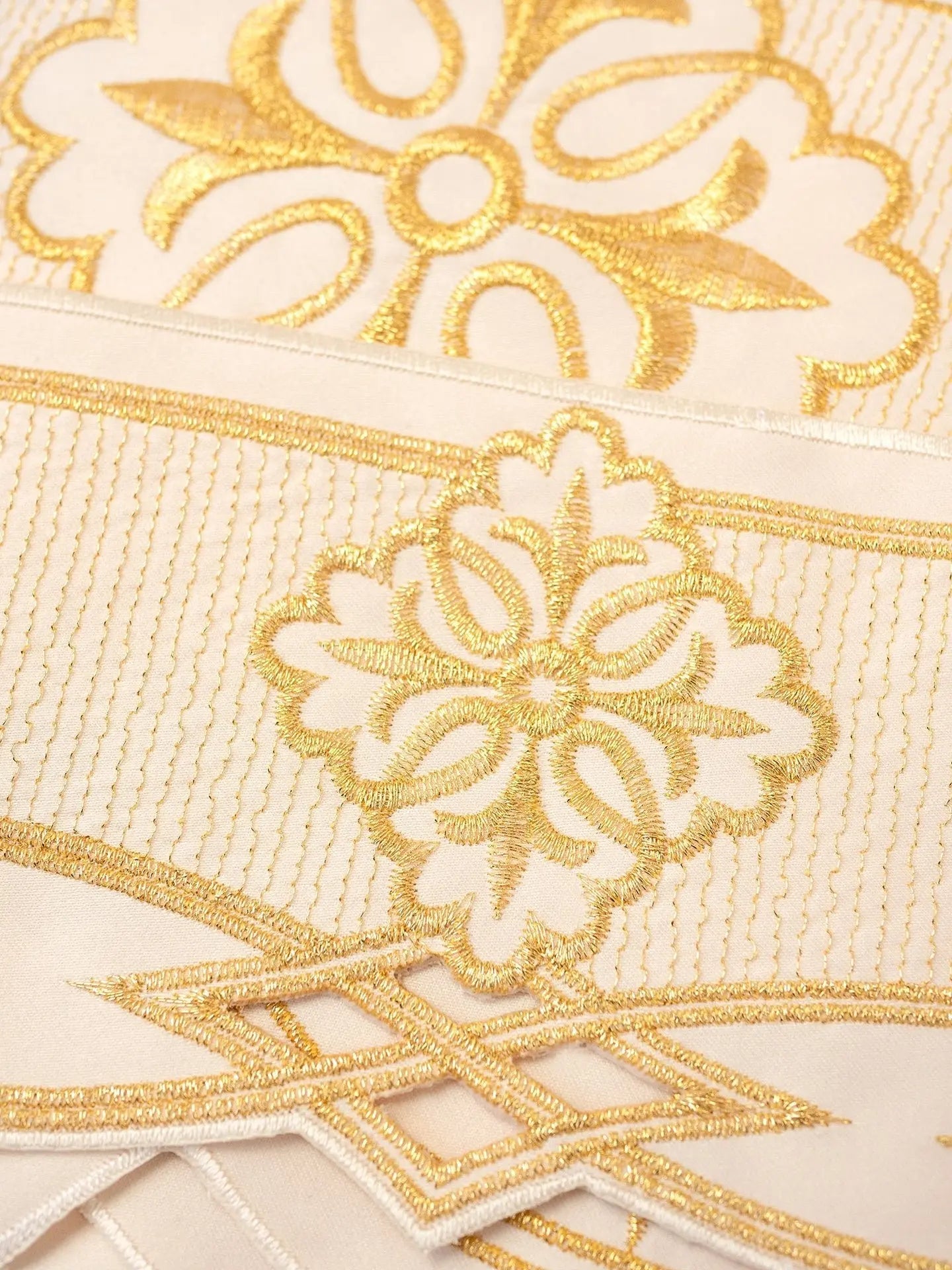 Mètre avec broderie frontale Rosace écru