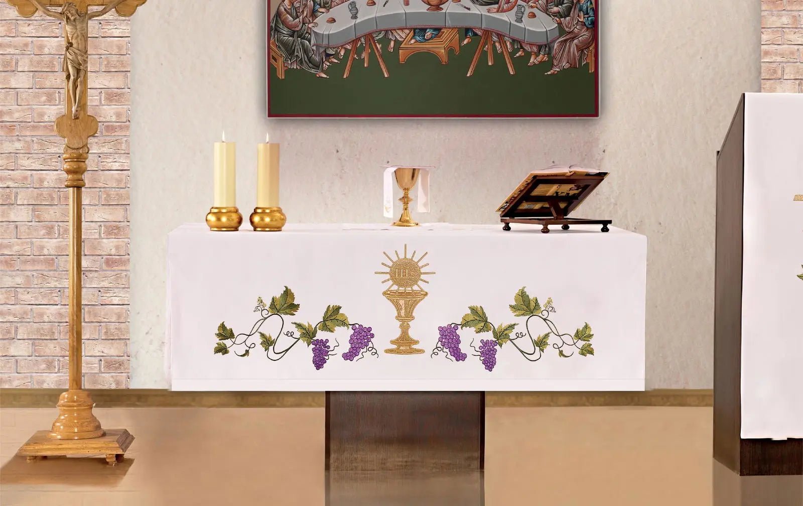 Nappe d'autel avec broderie frontale Calice et Raisins