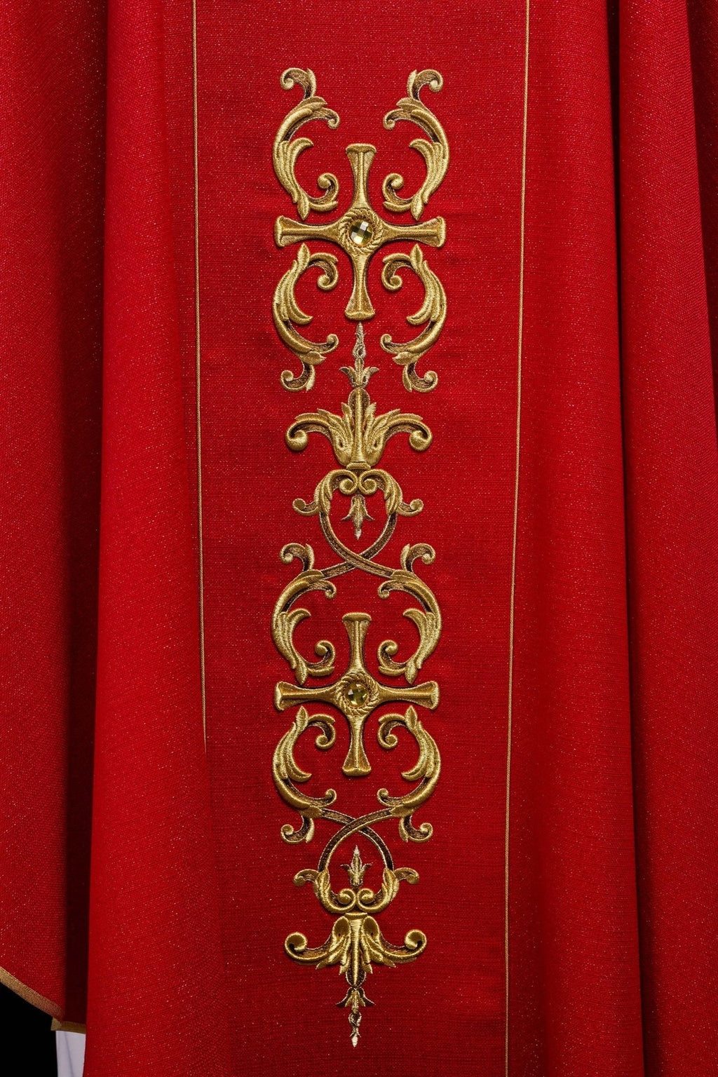 Ornat bogato haftowany z wizerunkiem Świętego Floriana