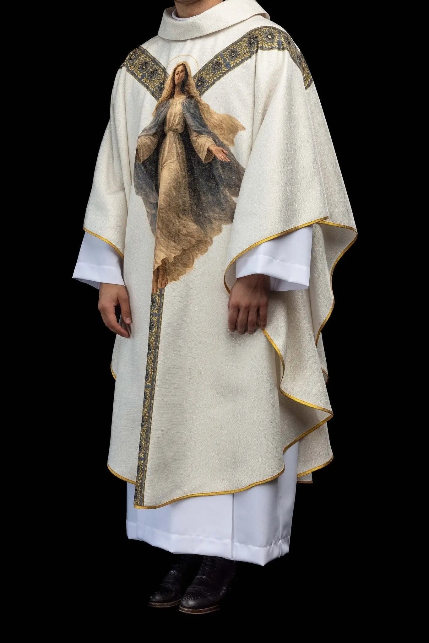 Ecru chasuble with printed image of Our Lady of the Assumption