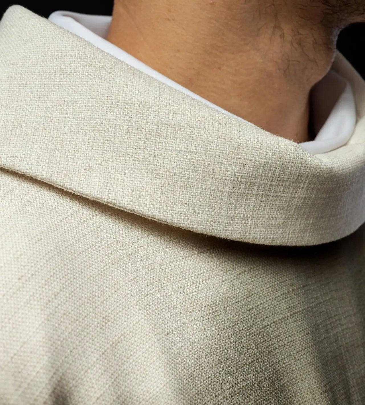 Chasuble écrue avec l'image de Jésus le Bon Pasteur avec l'Agneau