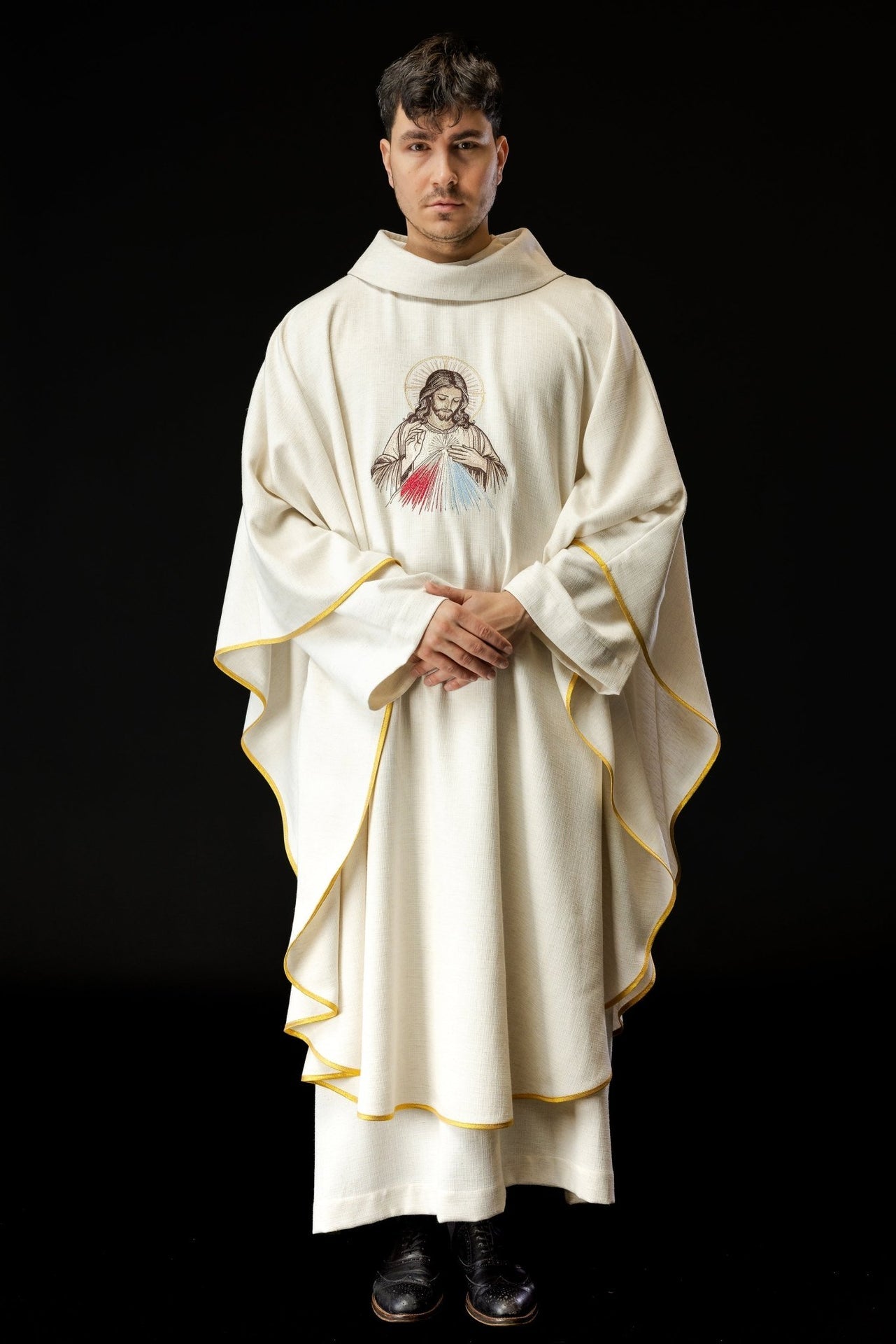 Ornat ecru z wizerunkiem Jezusa Miłosiernego