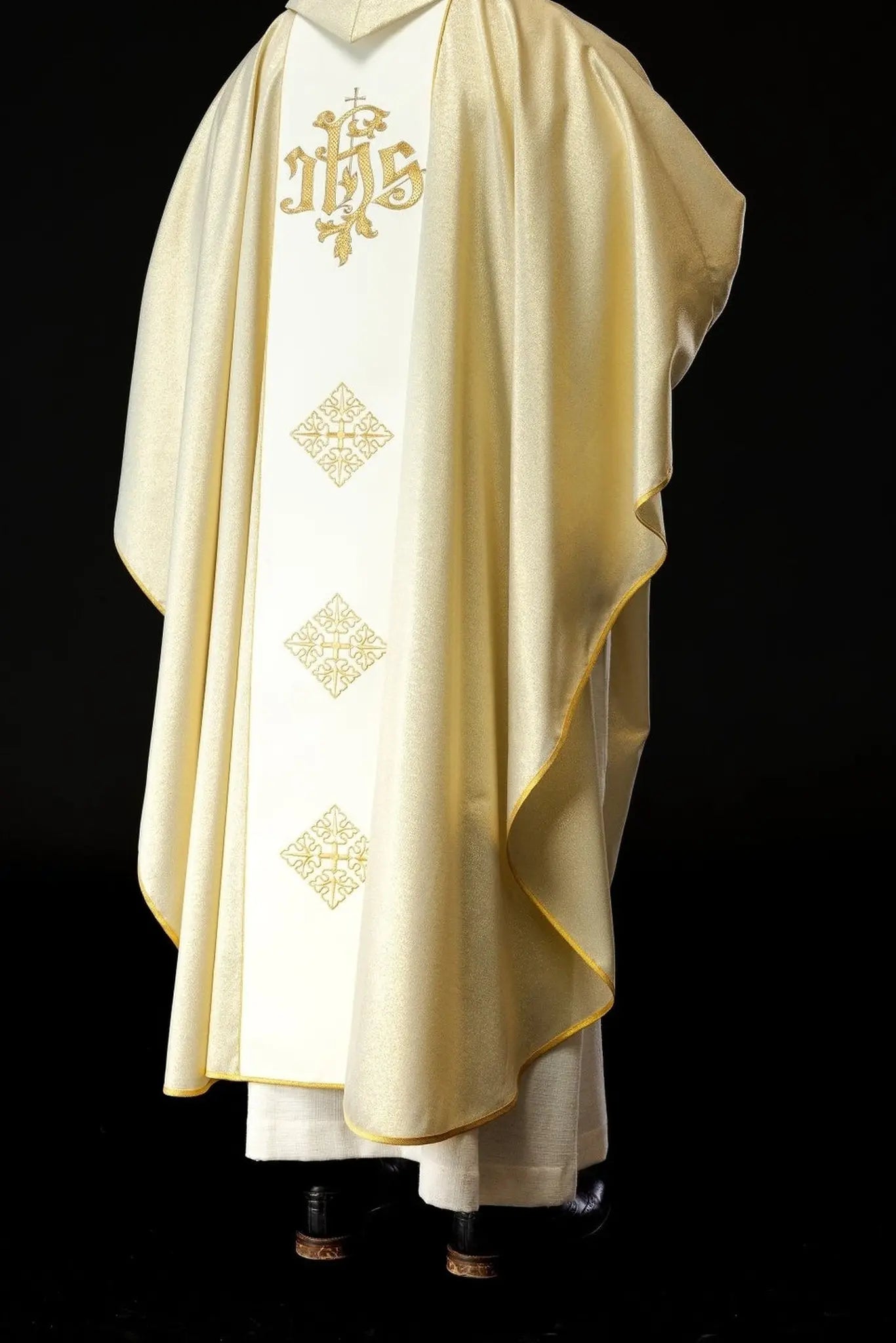 Chasuble brodée de Jésus le Miséricordieux et IHS en or