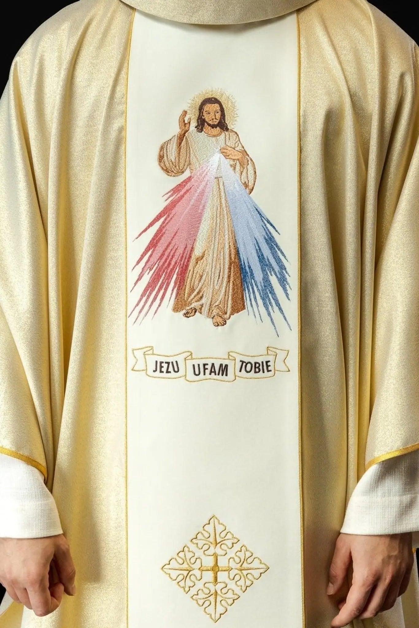 Chasuble brodée de Jésus le Miséricordieux et IHS en or