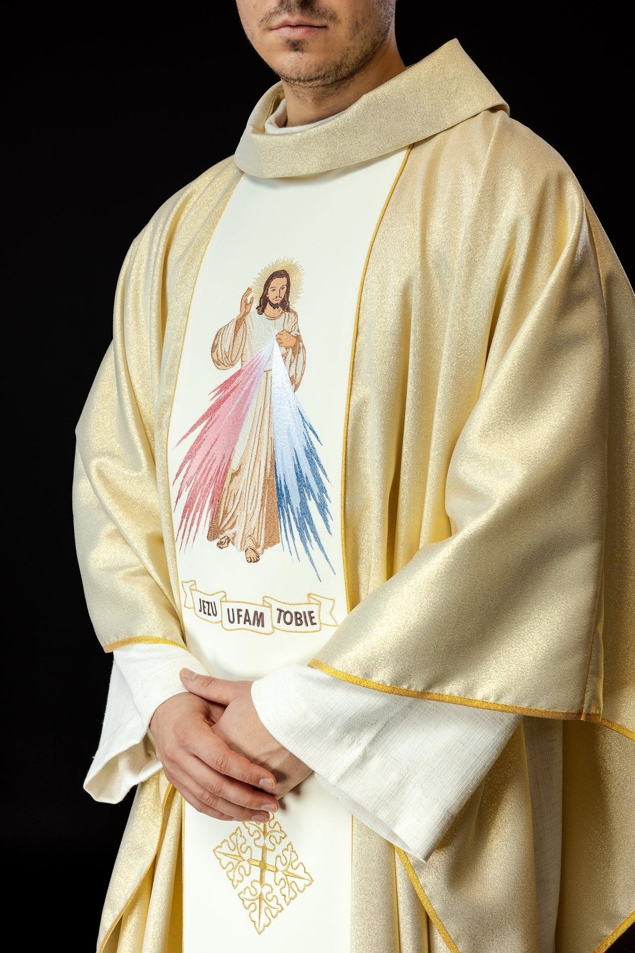 Ornat Haftowany Jezus Miłosierny i IHS w kolorze złotym