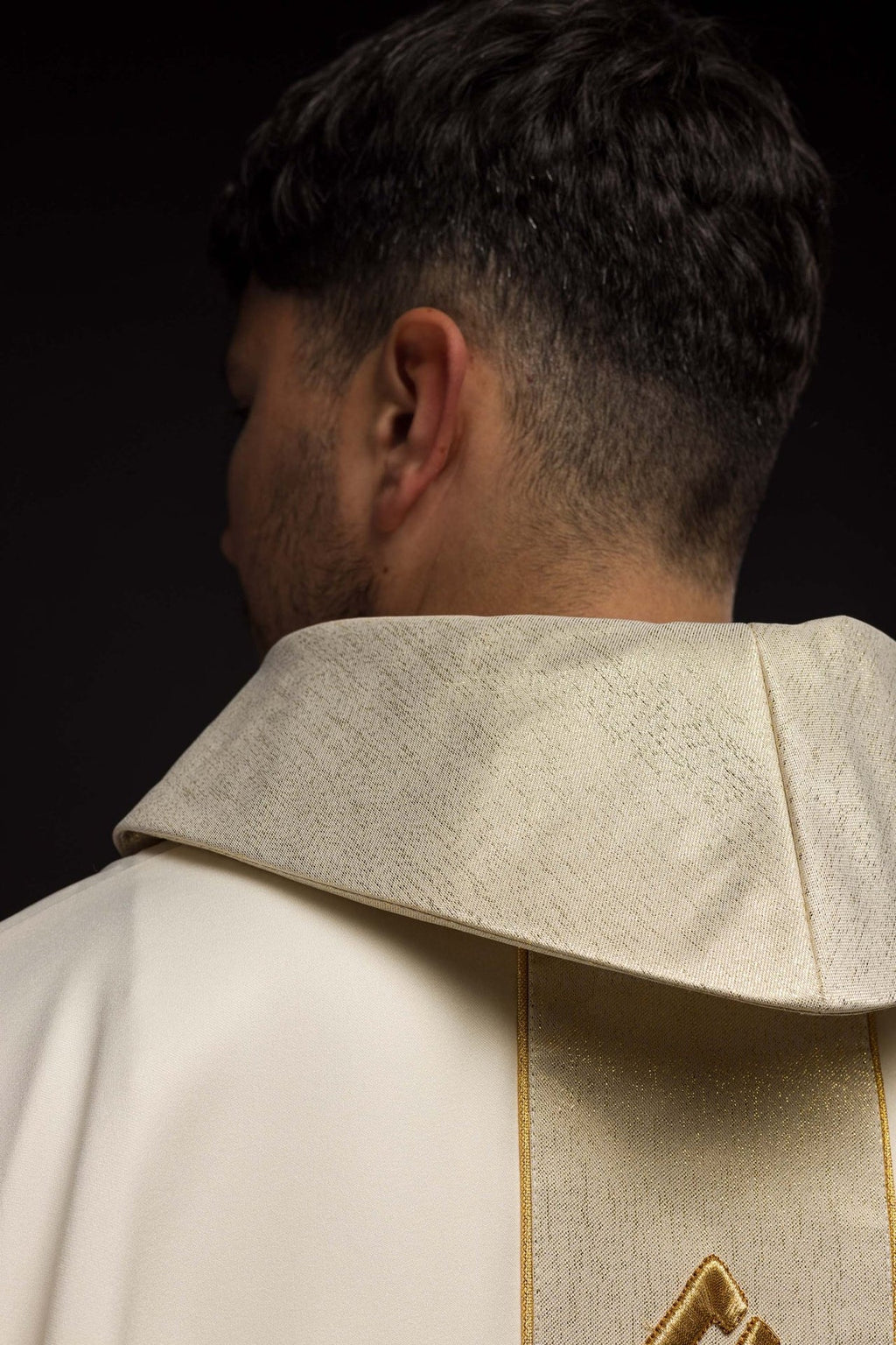 Ornat haftowany Krzyż ecru