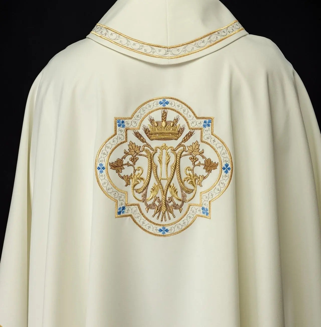 Embroidered chasuble with Marian motif ecru