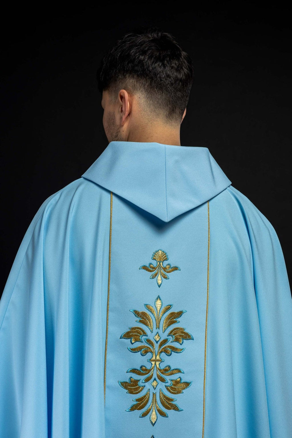 Ornat haftowany z motywem Maryjnym Niebieski