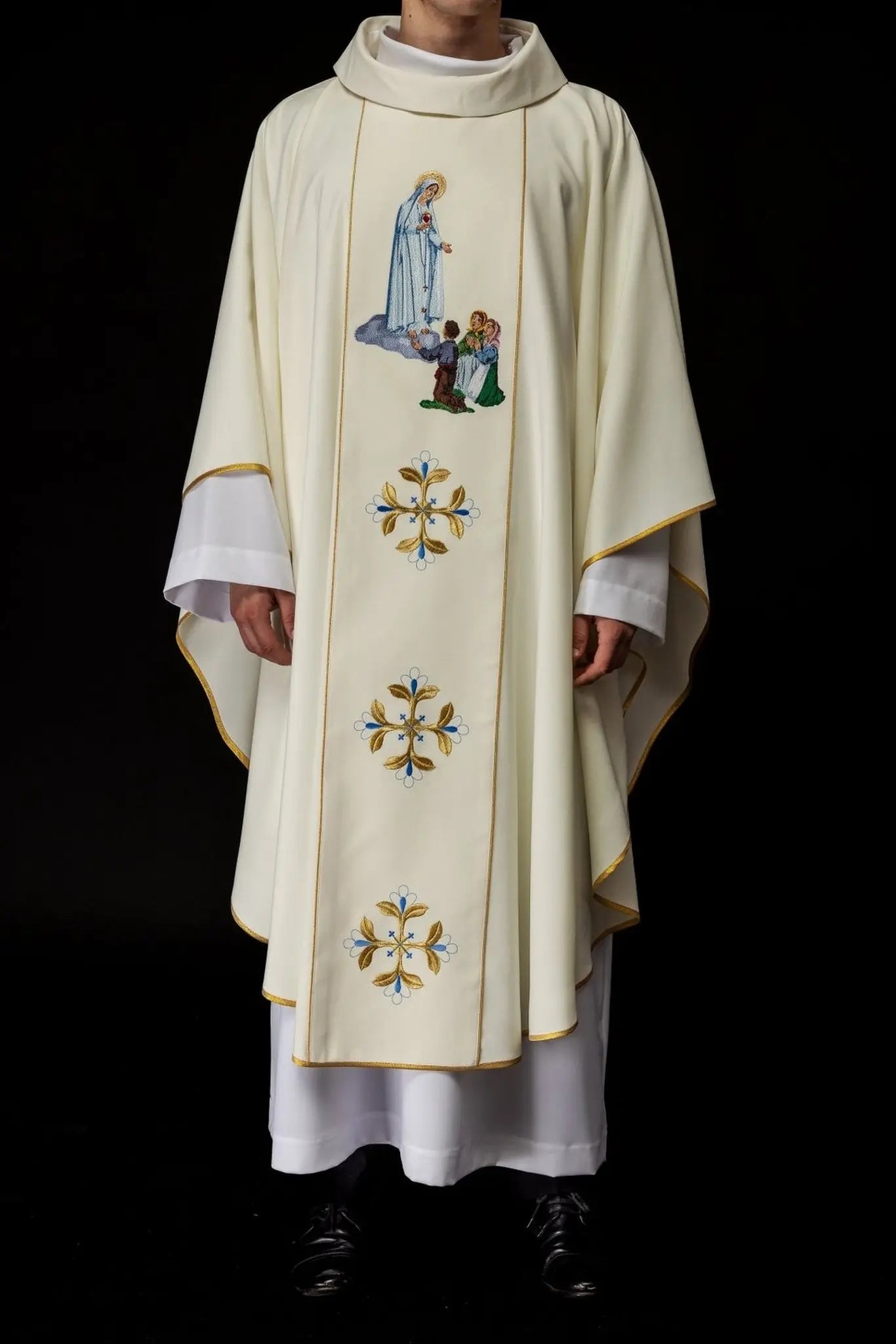 Chasuble brodée avec l'image de Notre-Dame de Fatima