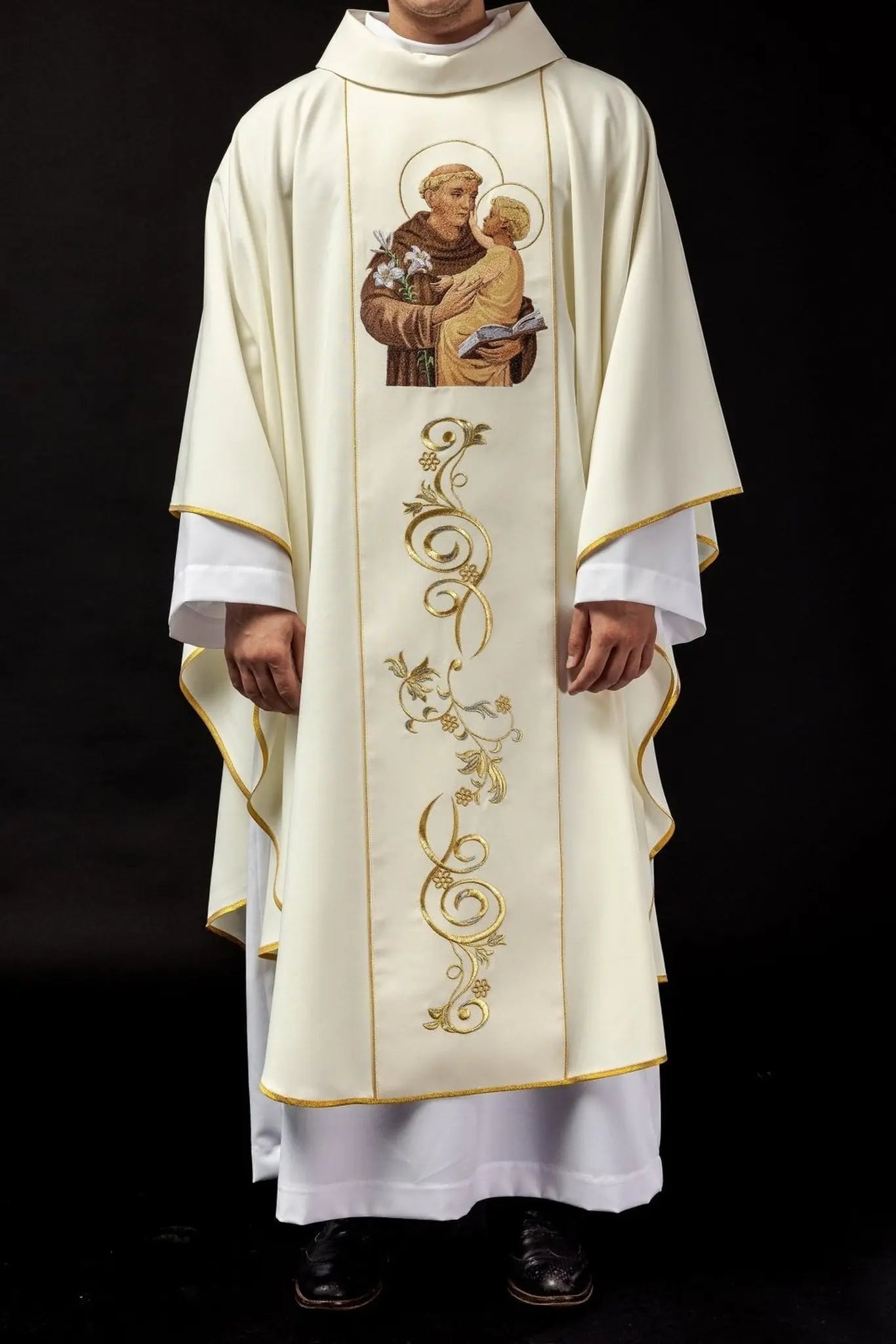 Chasuble brodée avec image de Saint Antoine
