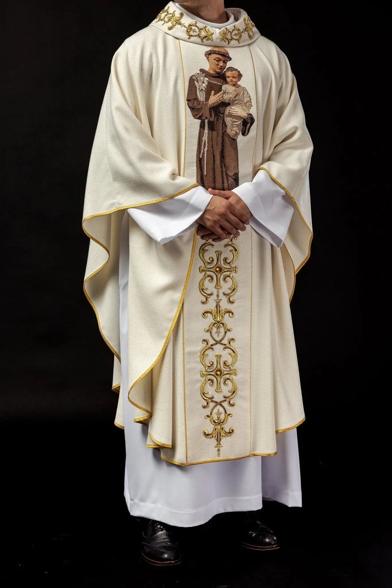 Chasuble brodée avec l'image de Saint Antoine