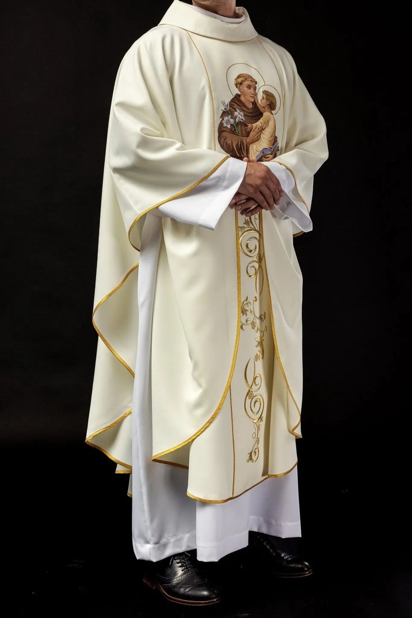 Chasuble brodée avec image de Saint Antoine