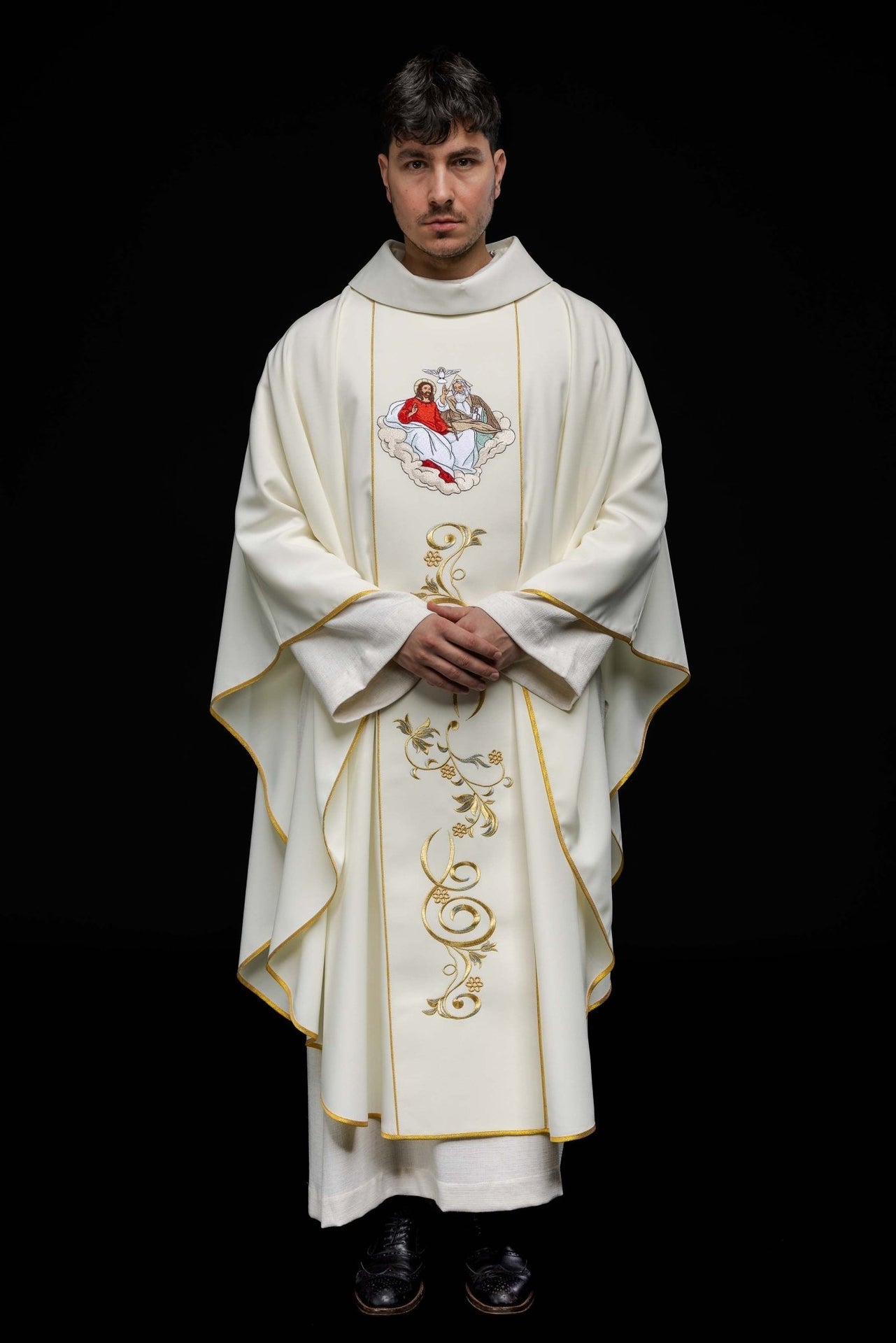 Ornat haftowany z wizerunkiem Trójcy Świętej