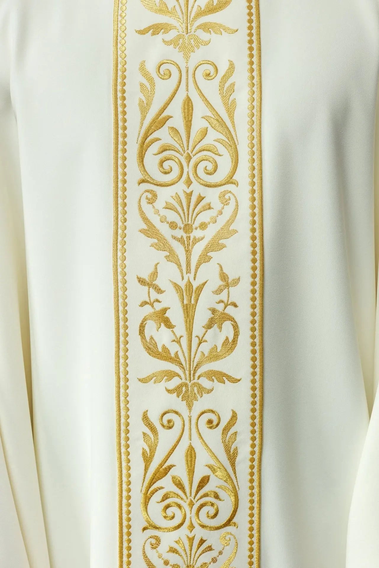 Liturgical chasuble with embroidered belt in ecru