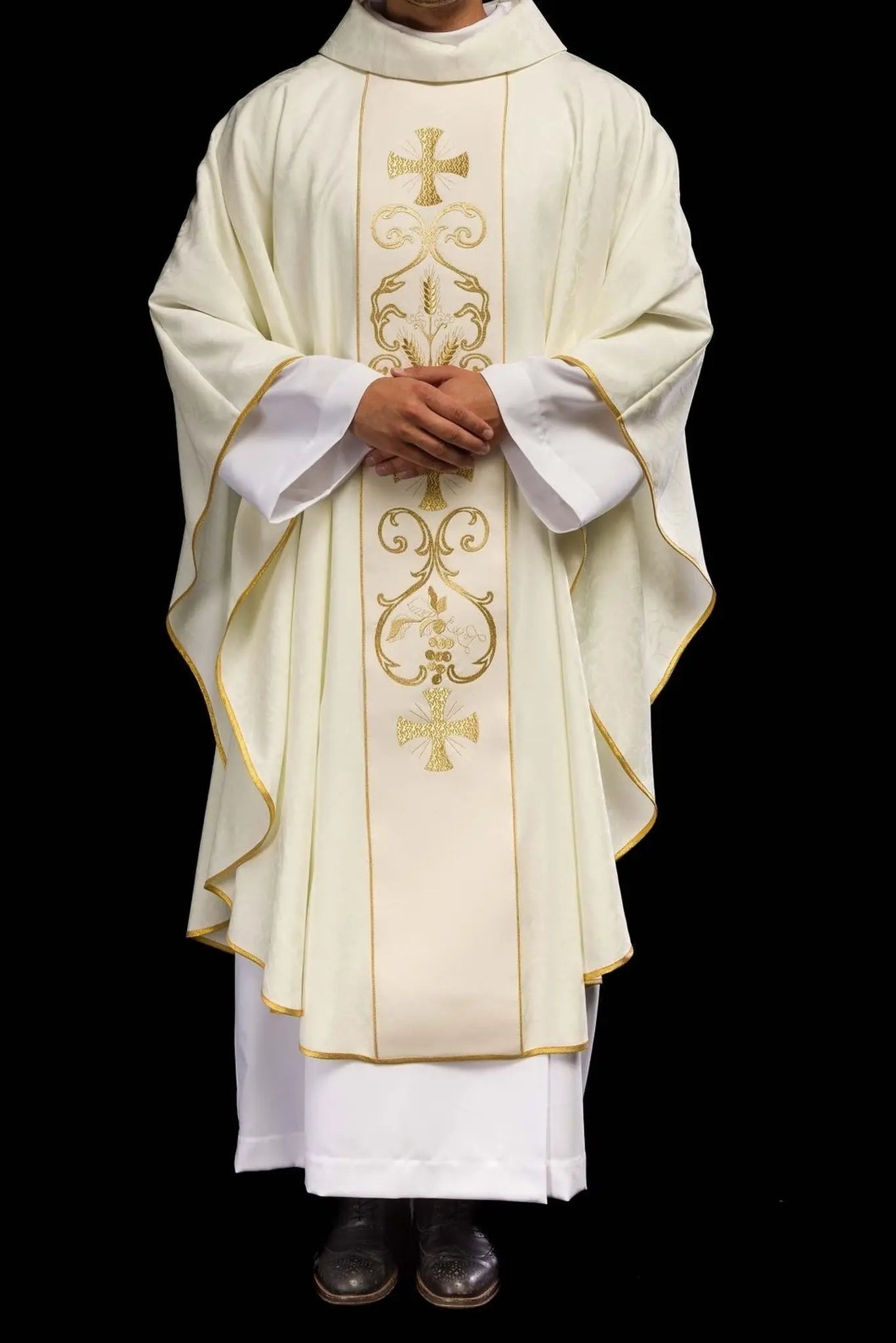 Chasuble liturgique avec ceinture décorée
