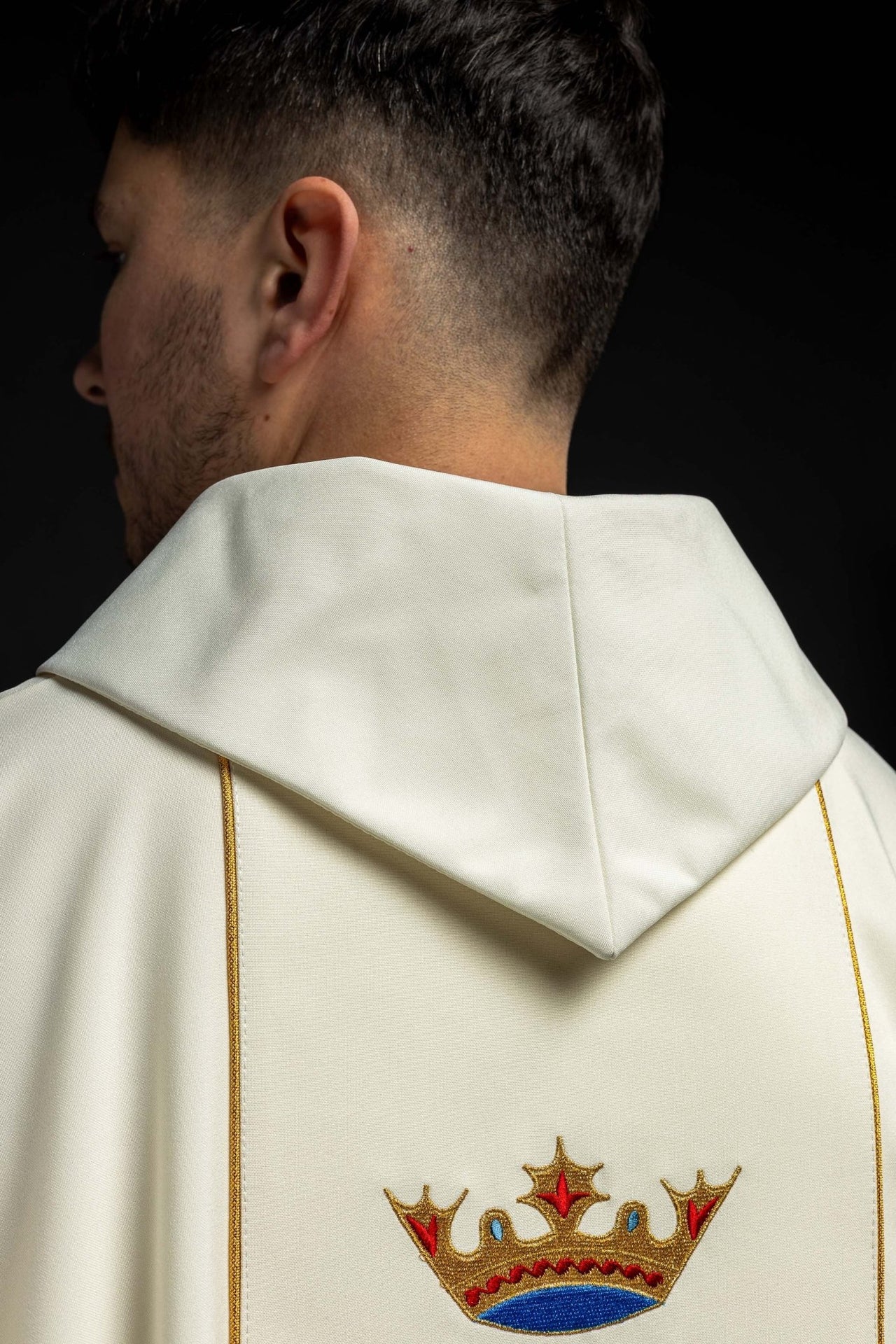 Ornat Matki Boskiej Częstochowskiej w kolorze ecru