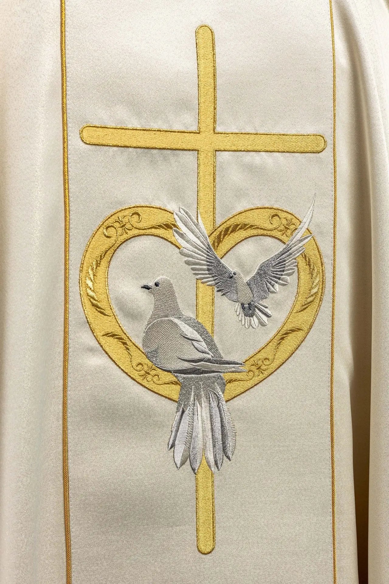 Chasuble de mariage couleur écru