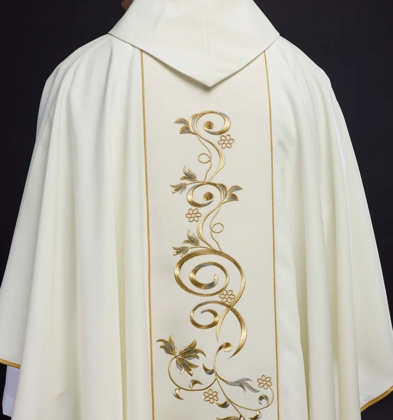 Chasuble de mariage avec alliances en écru