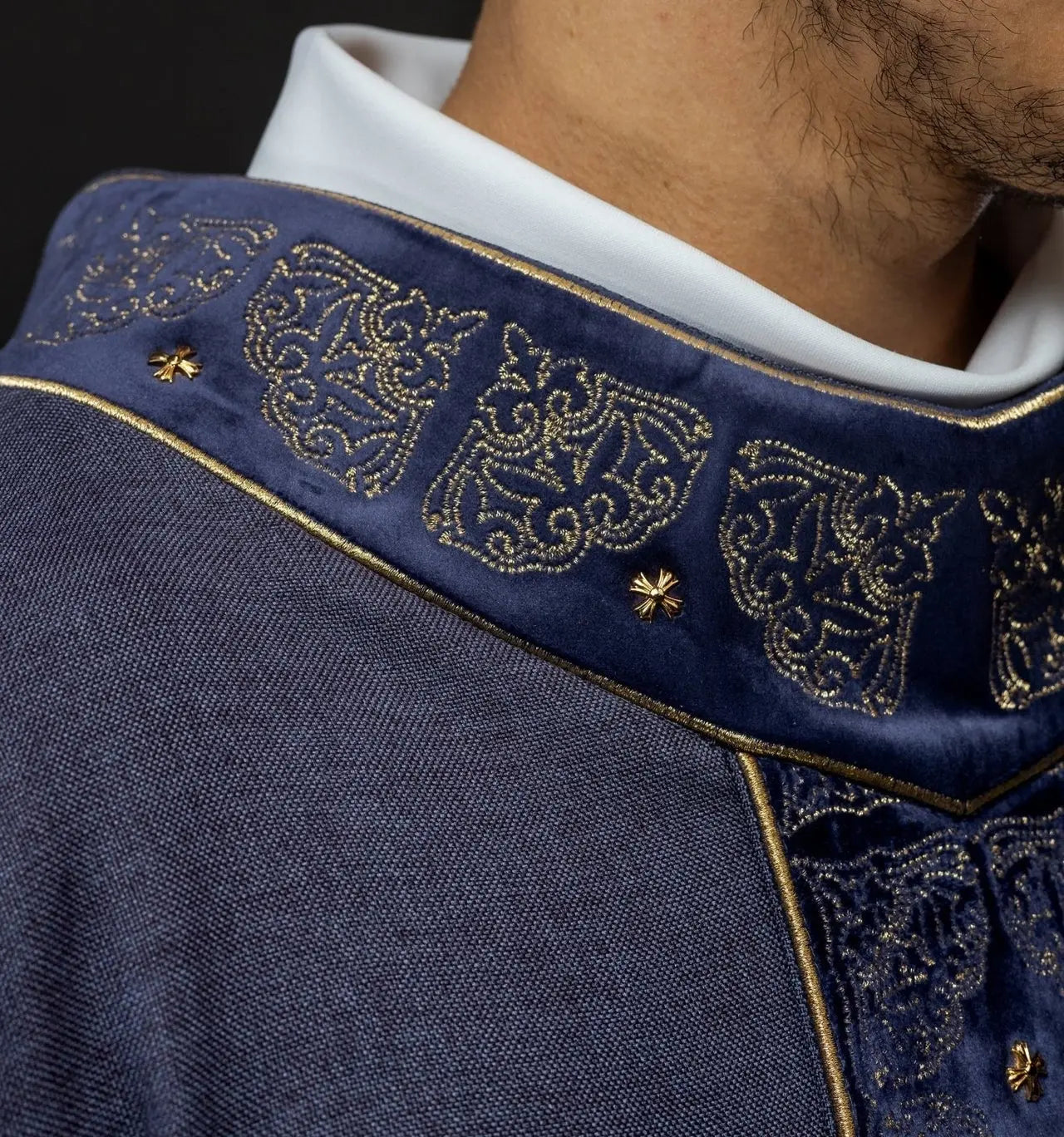 Chasuble with richly embroidered belt and collar in purple