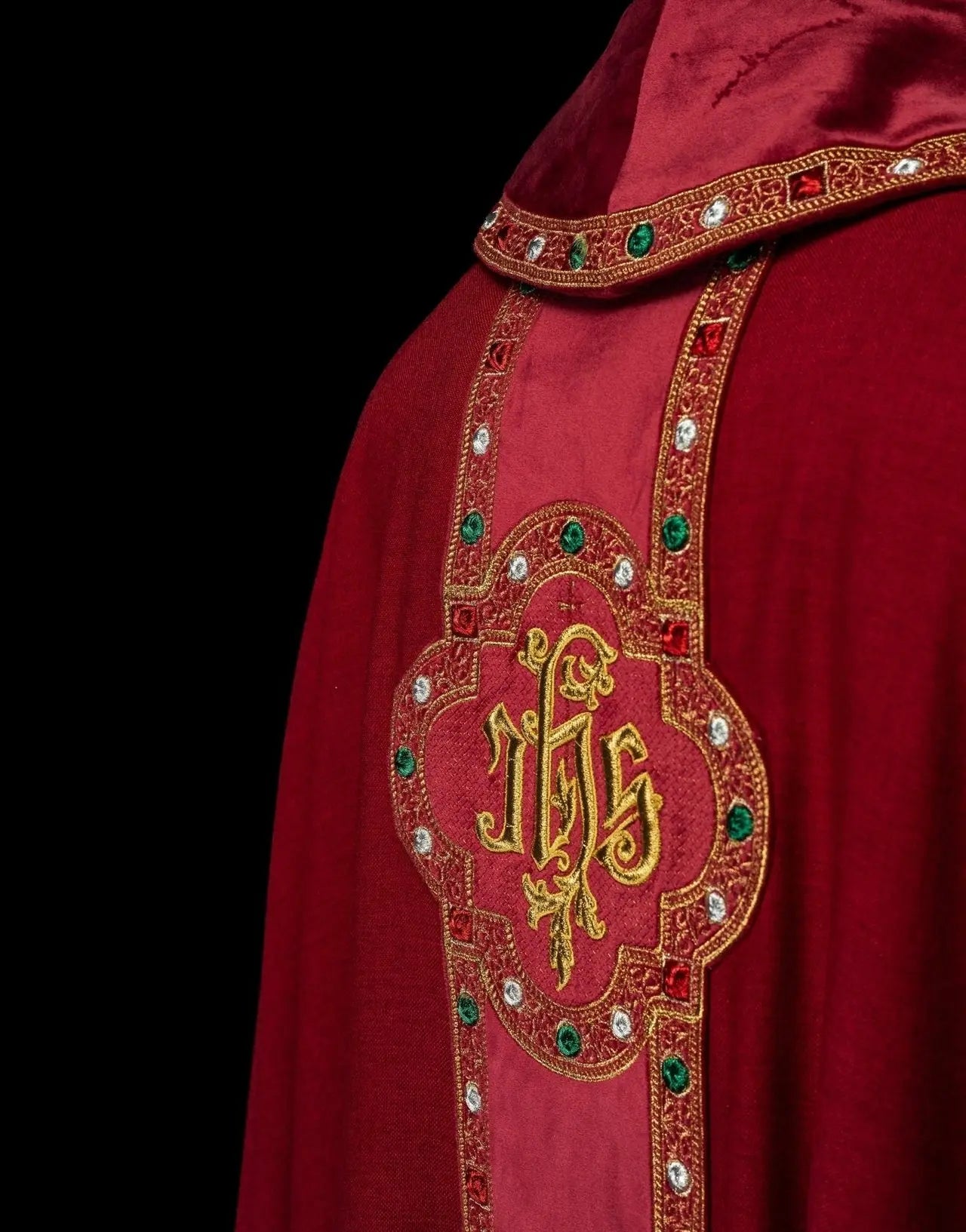 Chasuble with richly embroidered belt and piping around the IHS embroidery and collar in red