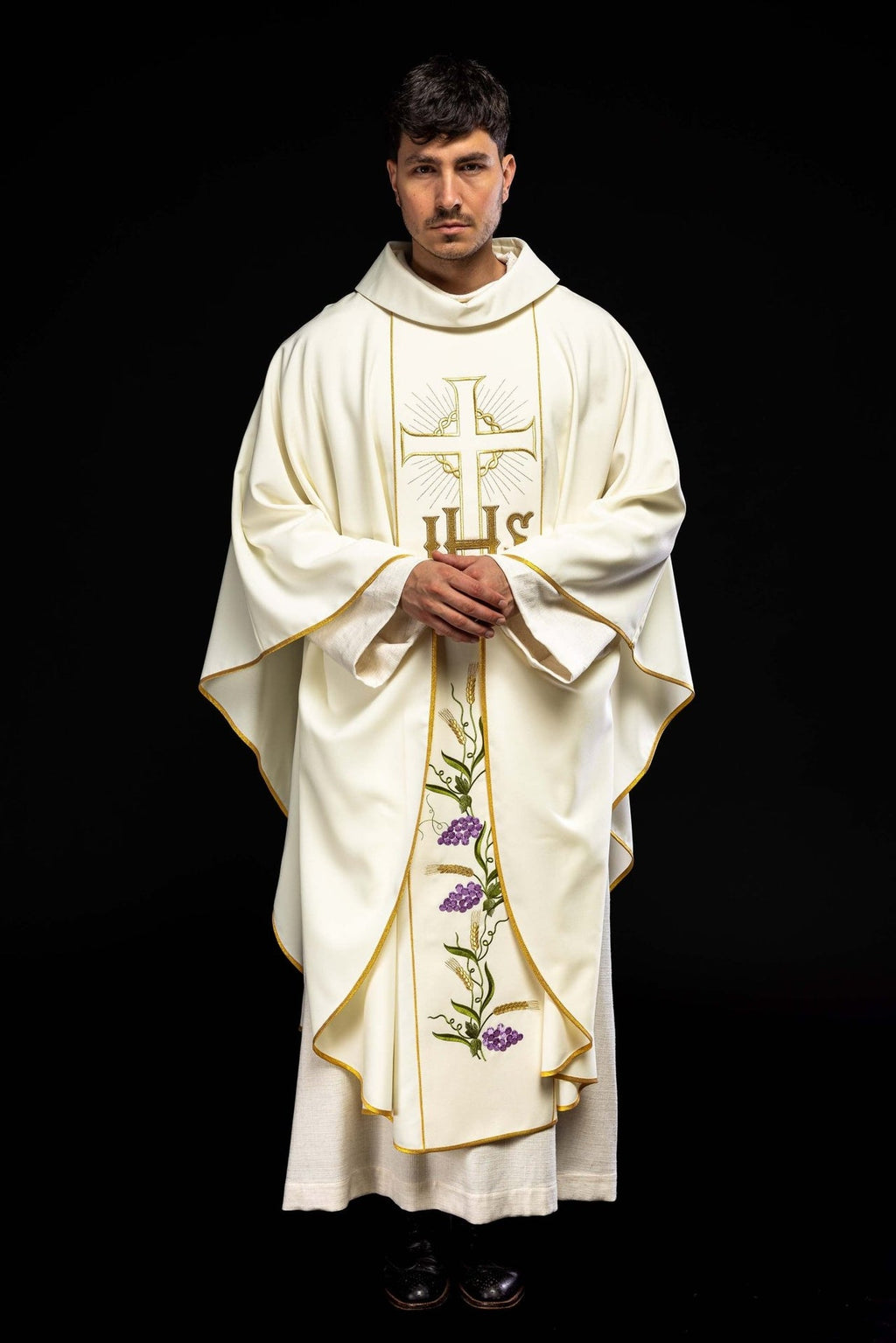 Ornat z zdobionym pasem IHS winogrona i kłosy oraz złotą lamówką