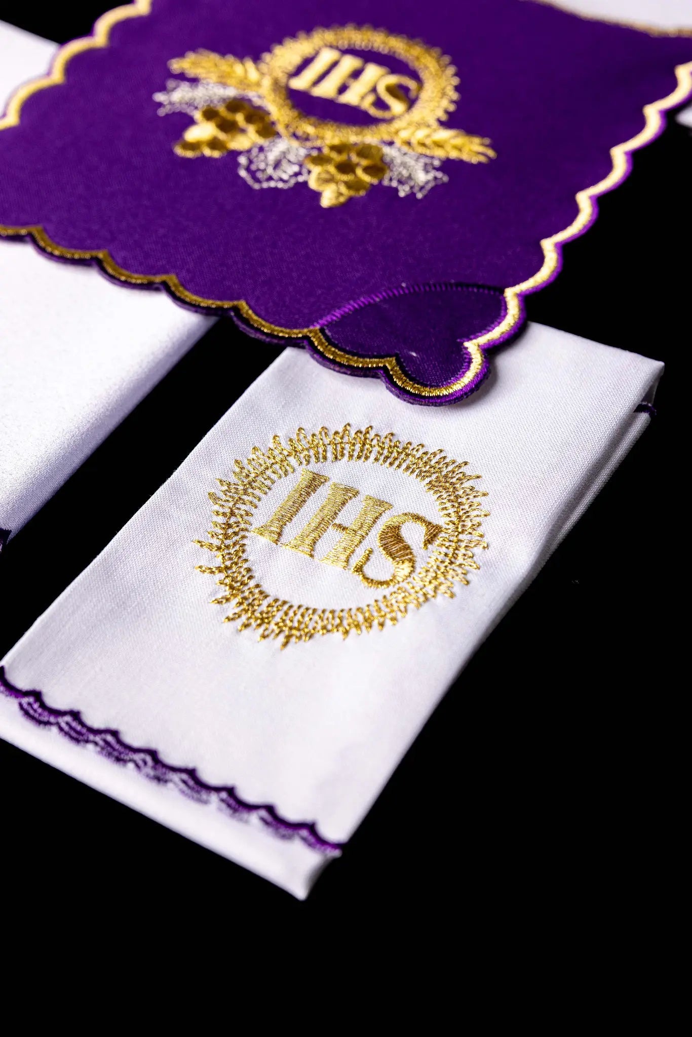 Purple Chalice Linen Set with Gold IHS Embroidery - HAFTINA ATELIER