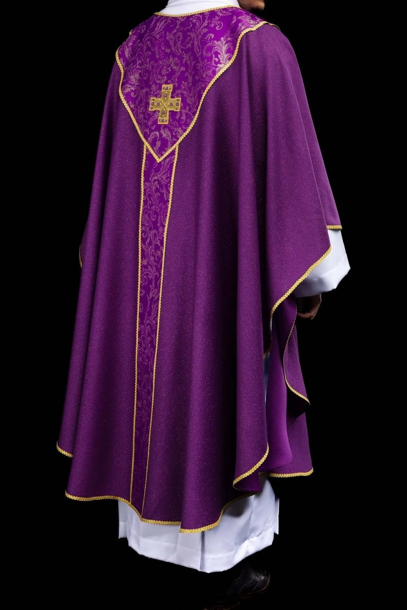 Purple Chasuble with Embroidered Gold Cross and Jacquard Fabric - HAFTINA ATELIER