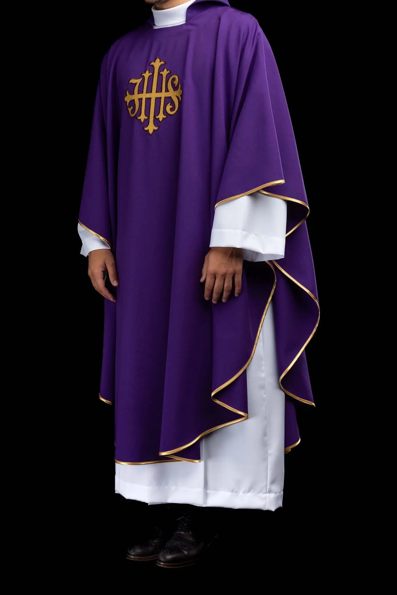 Purple chasuble with IHS embroidery - HAFTINA ATELIER