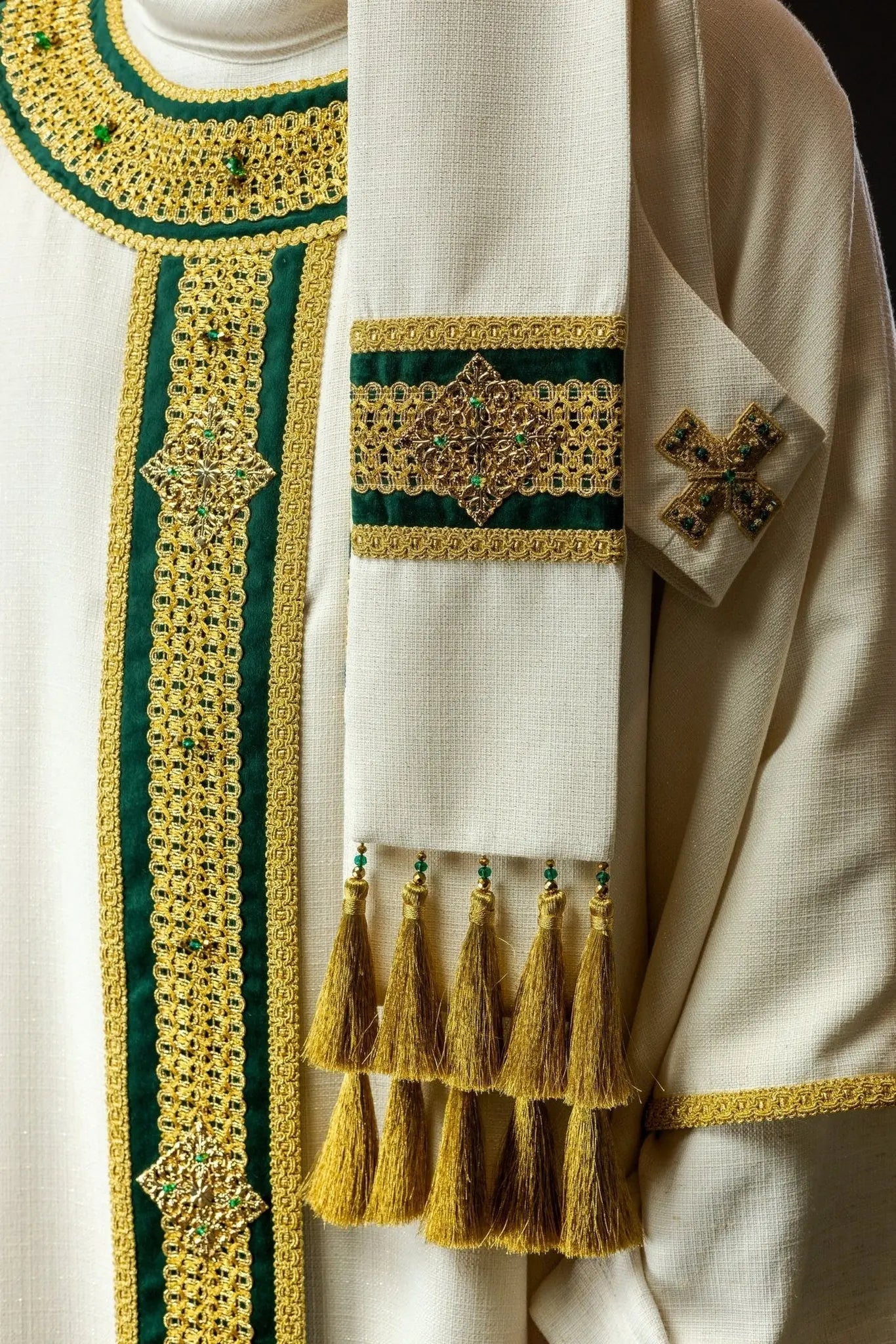 Chasuble faite main avec pierres naturelles – Collection Handmade 7001
