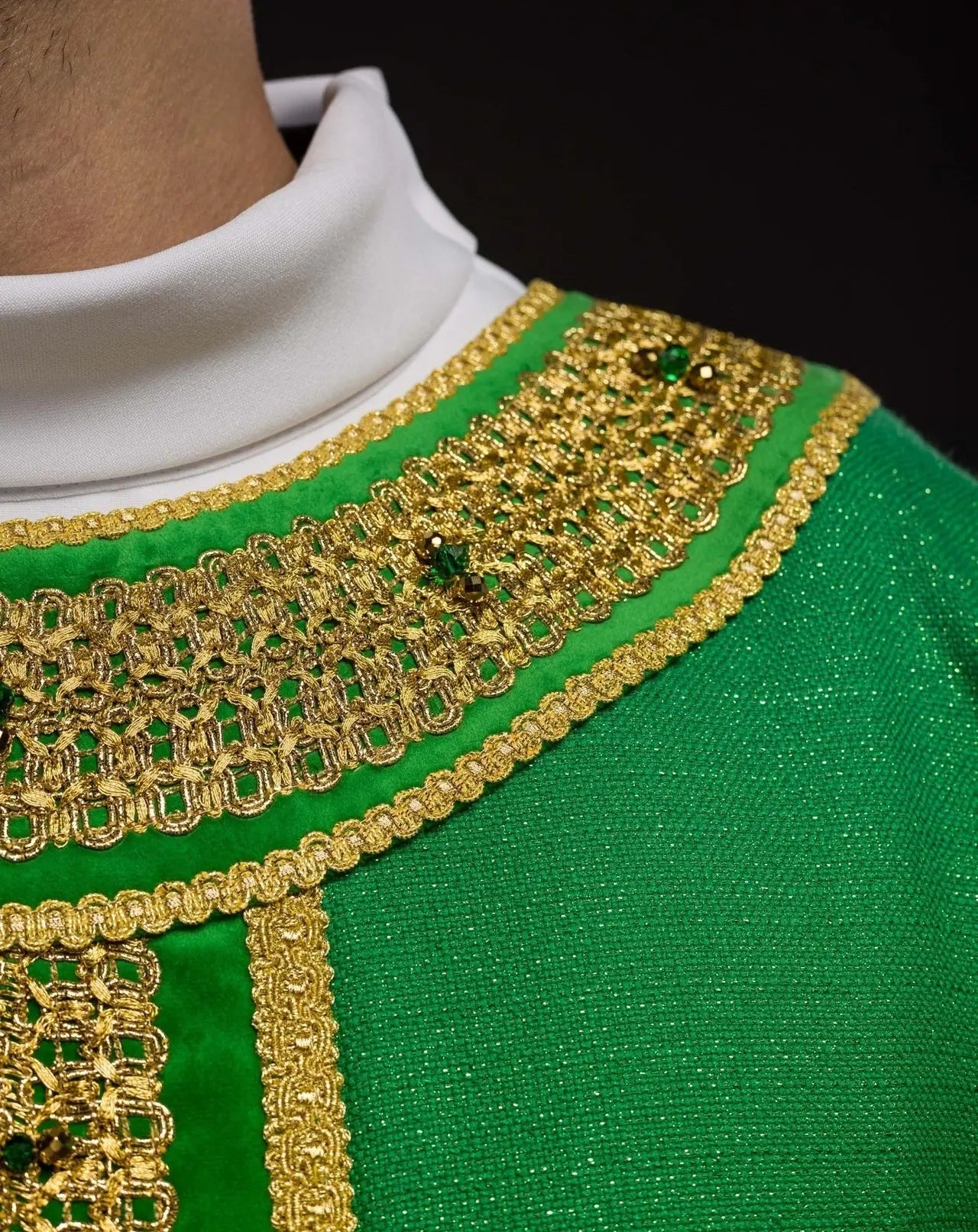 Chasuble faite main avec pierres naturelles – Collection Handmade 7001