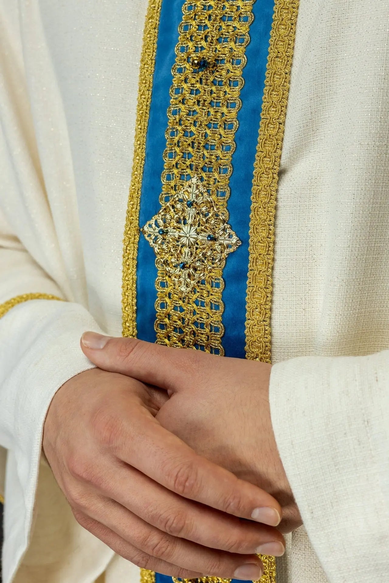 Chasuble faite main avec pierres naturelles – Modèle 7001