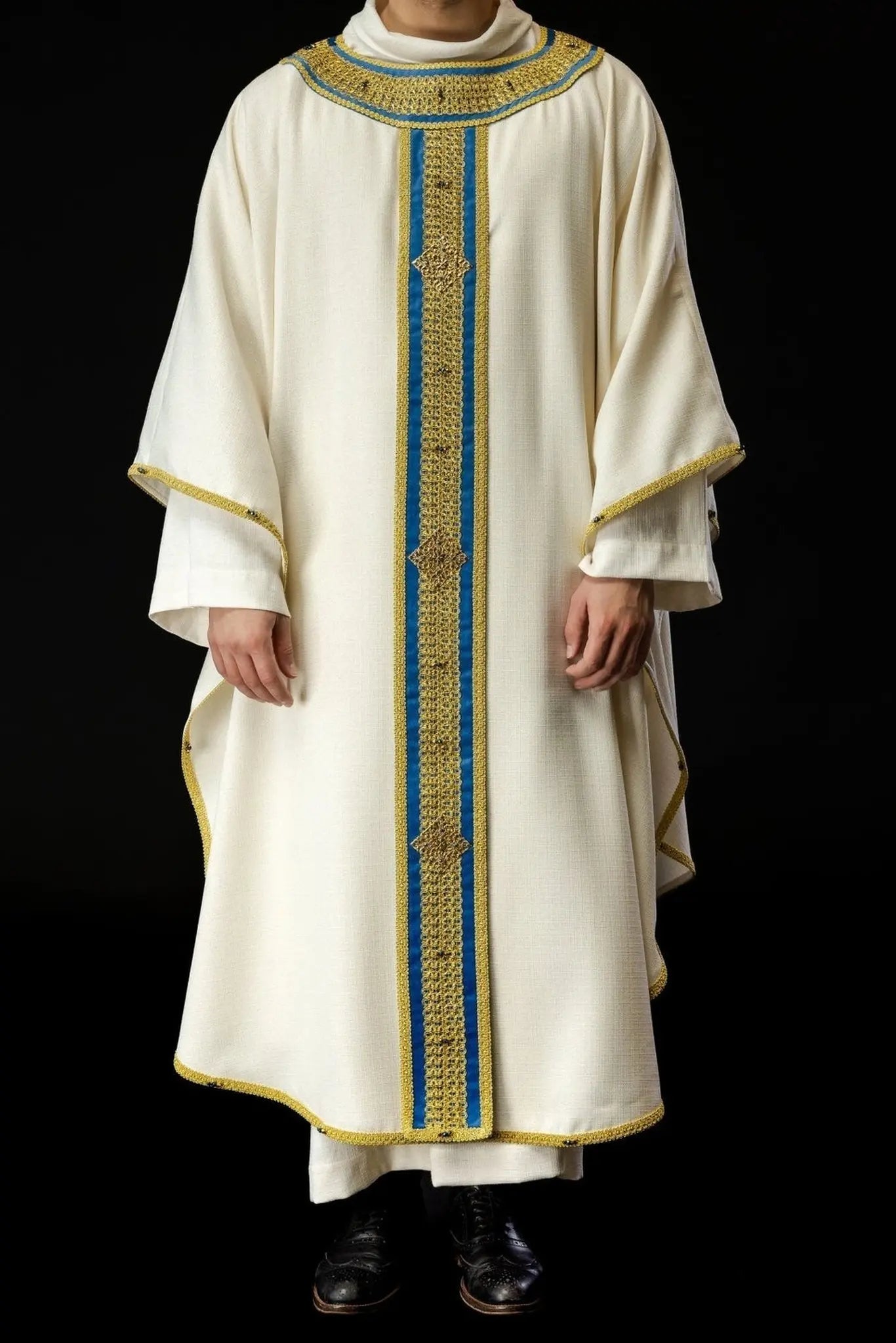 Chasuble faite main avec pierres naturelles – Modèle 7001