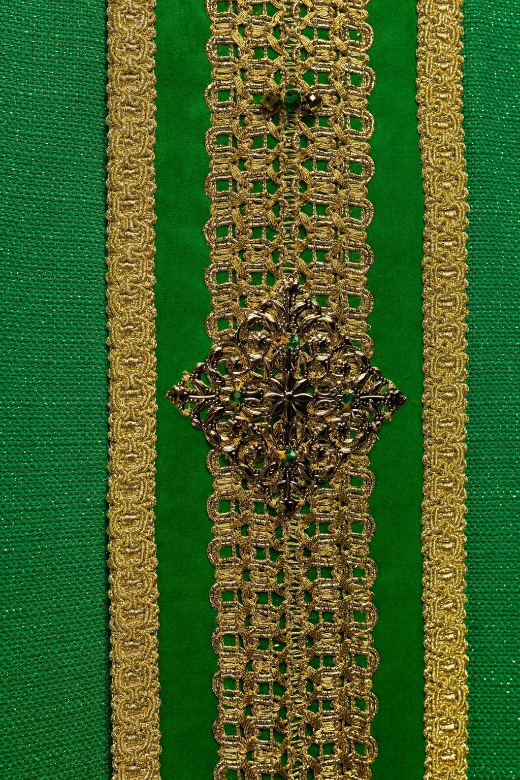 Ręcznie wykonany ornat z naturalnymi kamieniami Handmade 7001