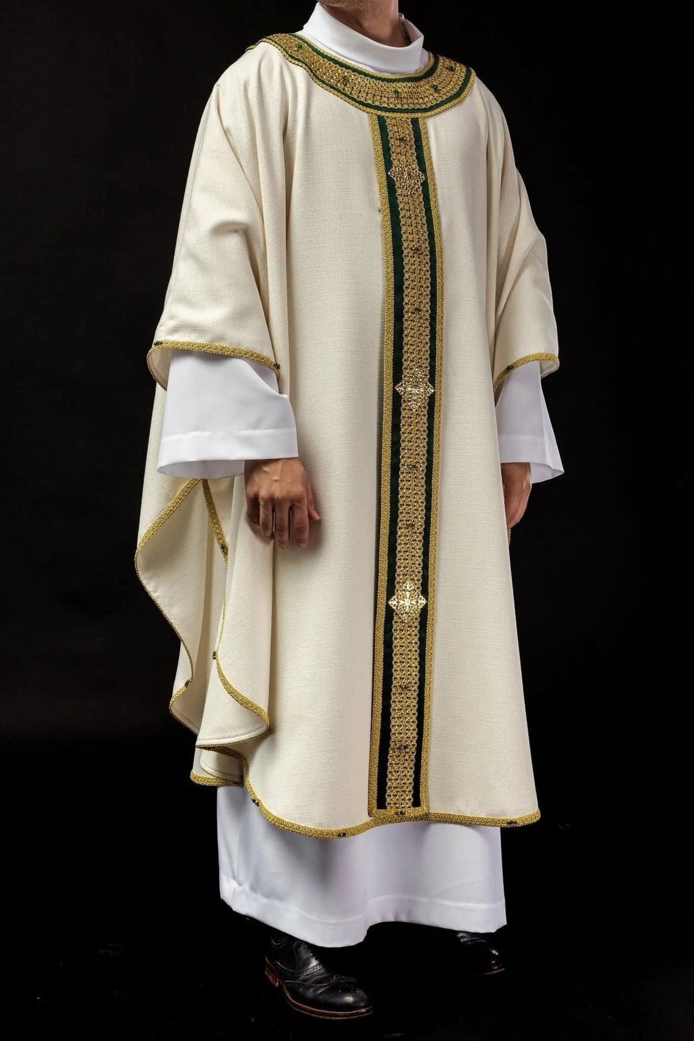 Chasuble faite main avec pierres naturelles – Collection Handmade 7001