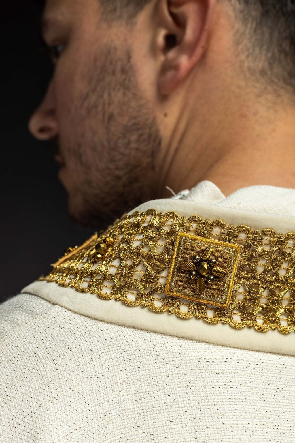 Ręcznie wykonany ornat z naturalnymi kamieniami Handmade 7002