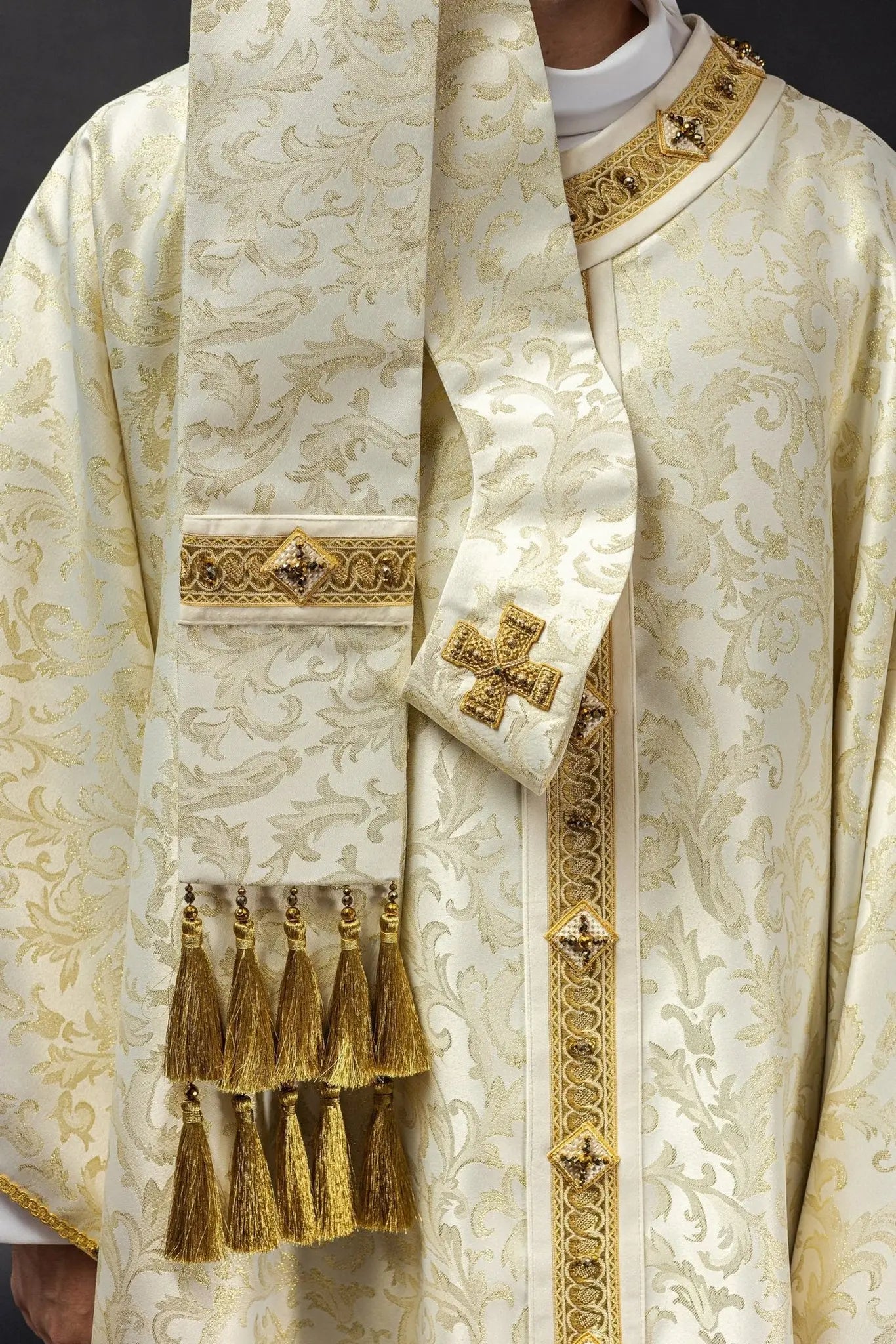 Chasuble faite main avec pierres naturelles – Collection Handmade 7003