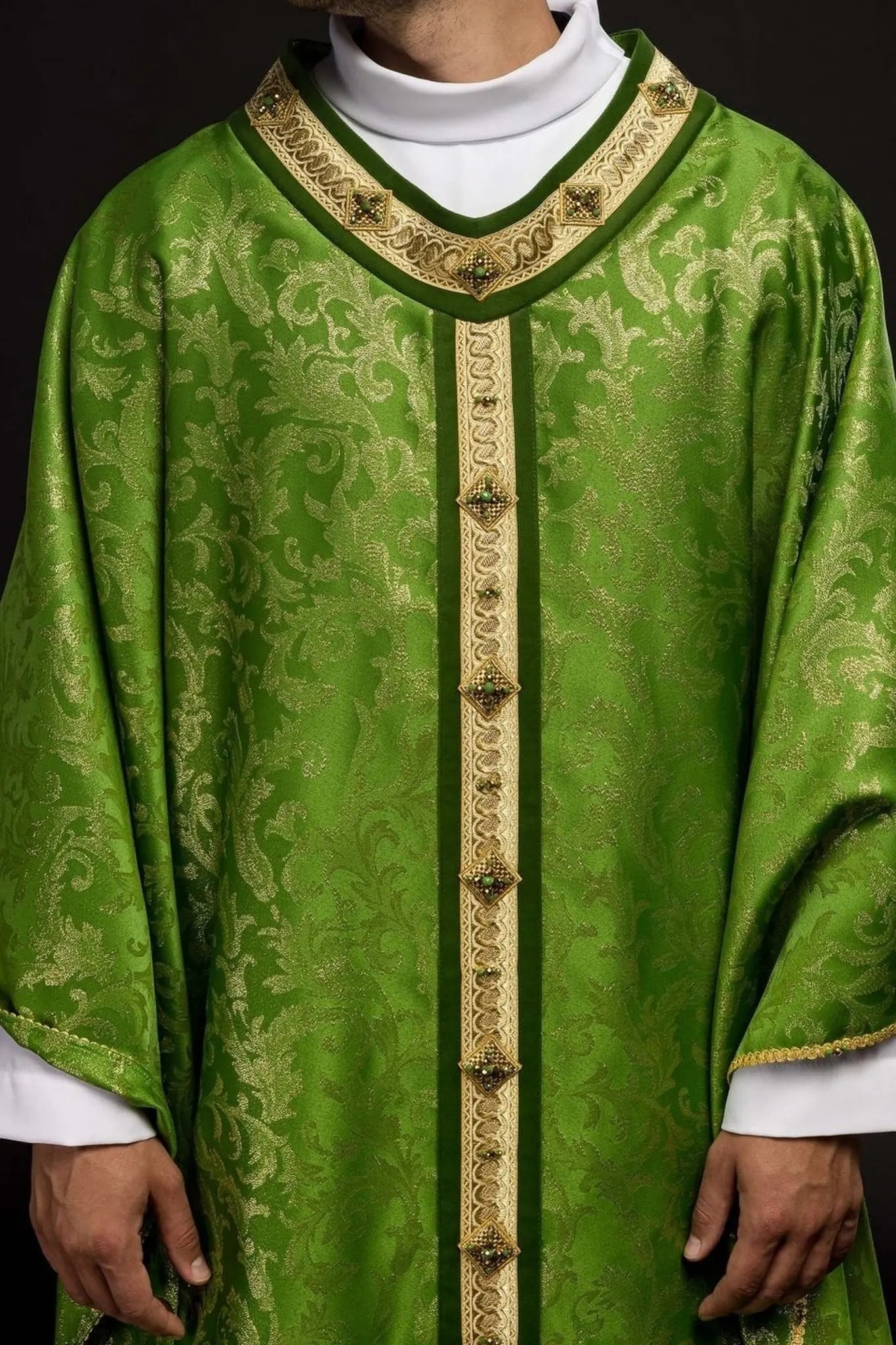 Chasuble faite main avec pierres naturelles – Collection Handmade 7003