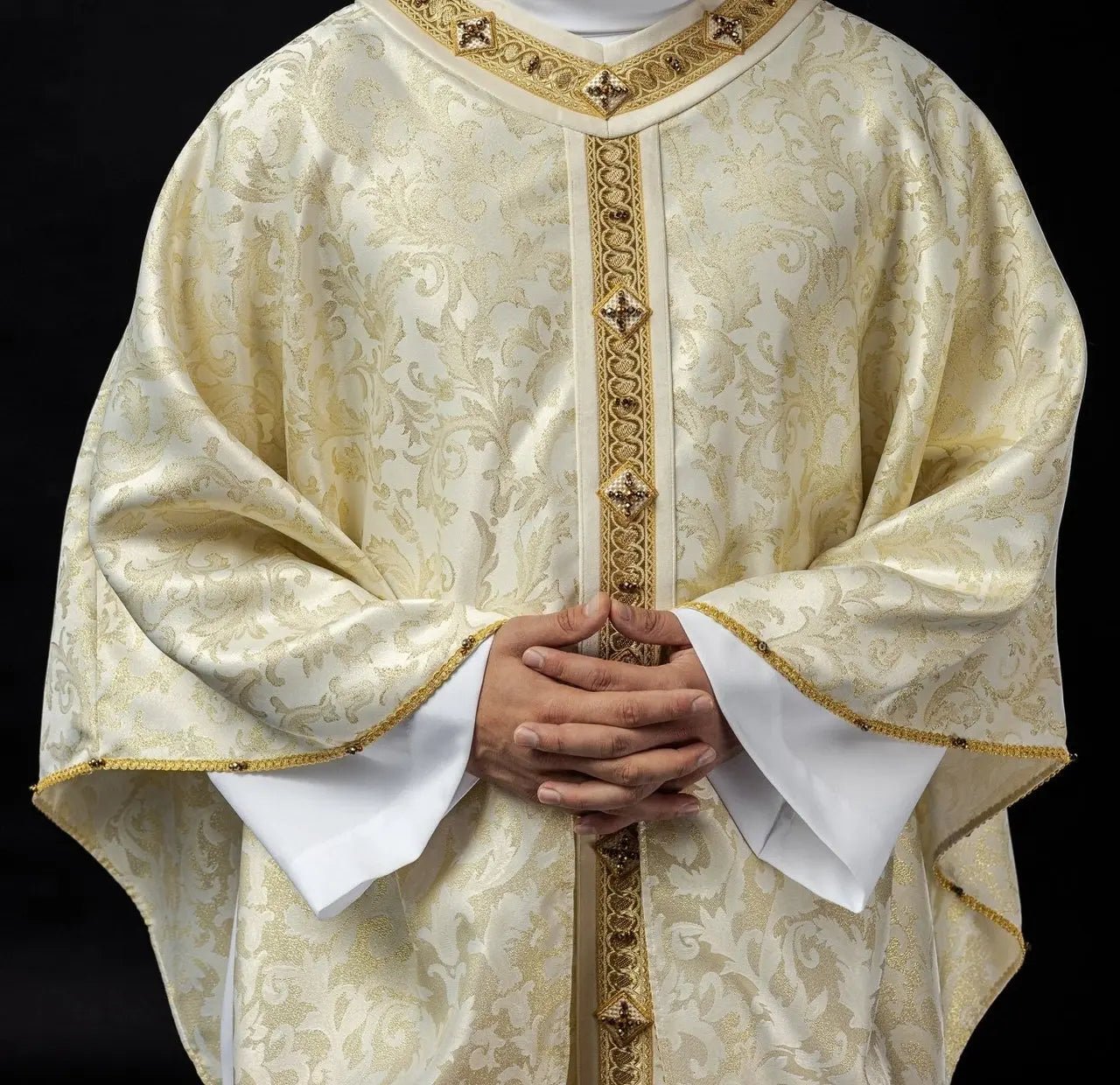 Chasuble faite main avec pierres naturelles – Collection Handmade 7003
