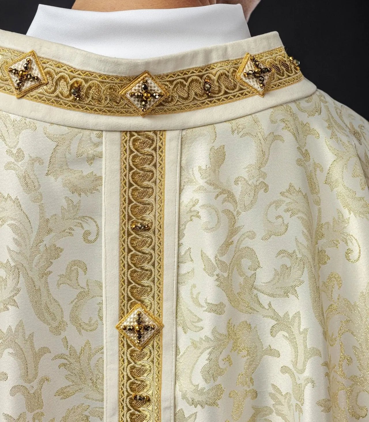 Chasuble faite main avec pierres naturelles – Collection Handmade 7003