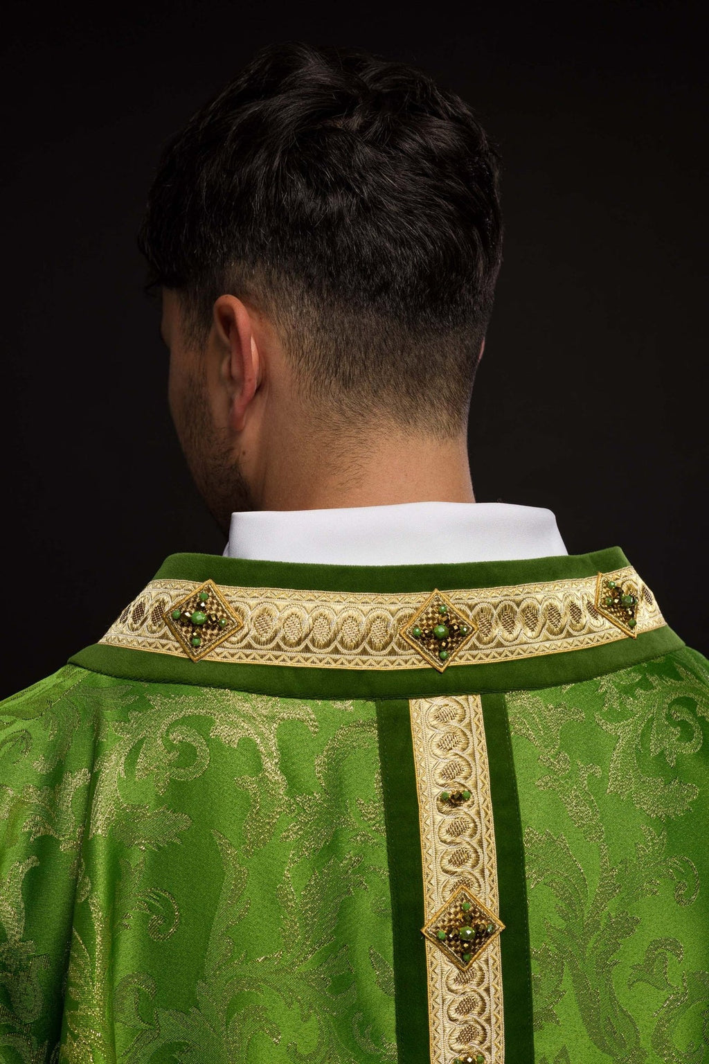 Ręcznie wykonany ornat z naturalnymi kamieniami Handmade 7003