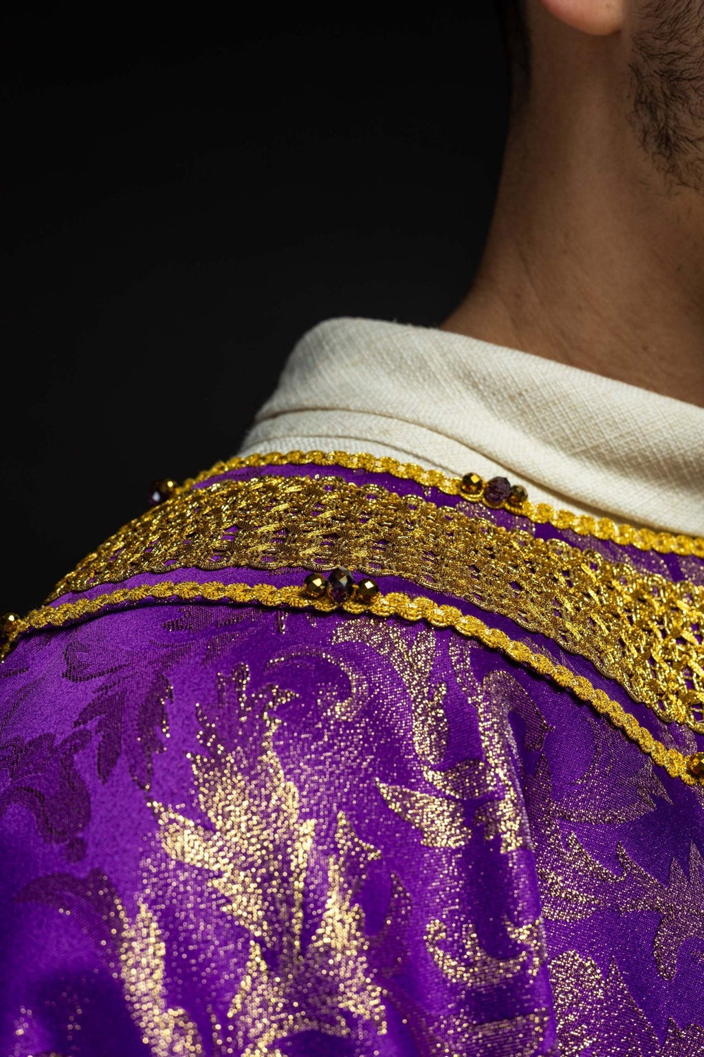 Ręcznie wykonany ornat z naturalnymi kamieniami Handmade 7010 Fioletowy