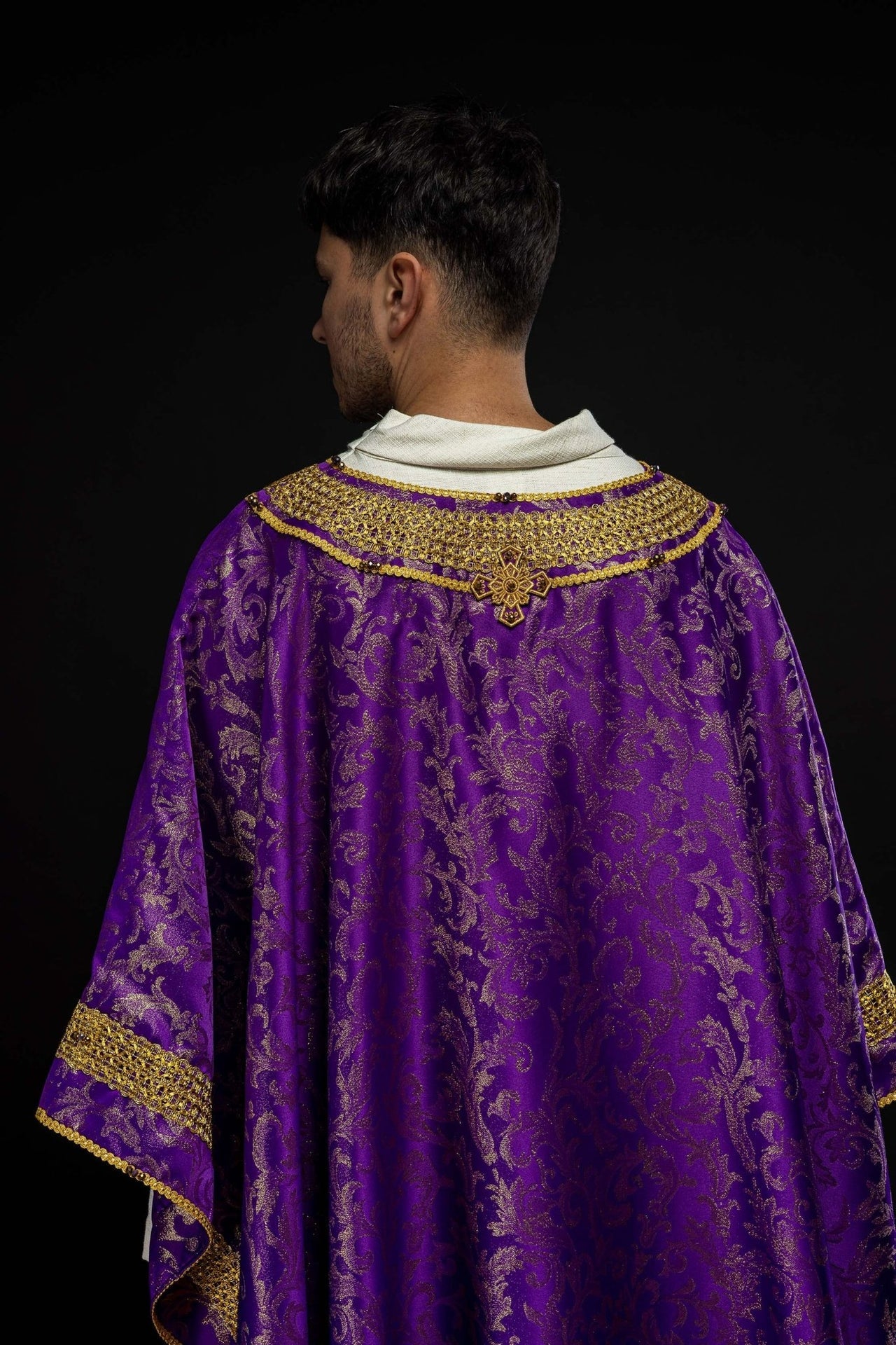 Ręcznie wykonany ornat z naturalnymi kamieniami Handmade 7010 Fioletowy