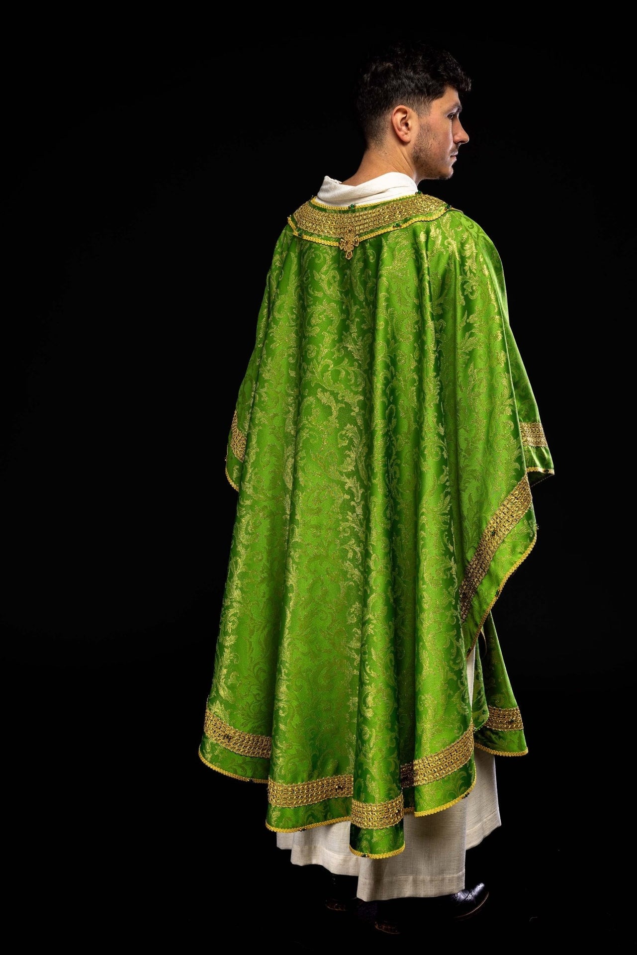 Ręcznie wykonany ornat z naturalnymi kamieniami Handmade 7010 Zielony