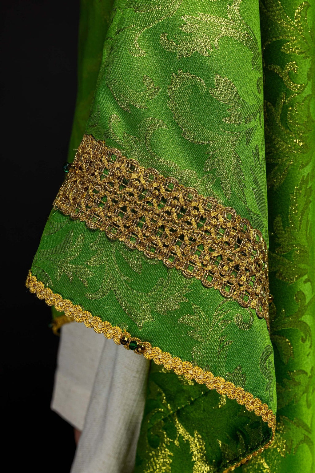 Ręcznie wykonany ornat z naturalnymi kamieniami Handmade 7010 Zielony